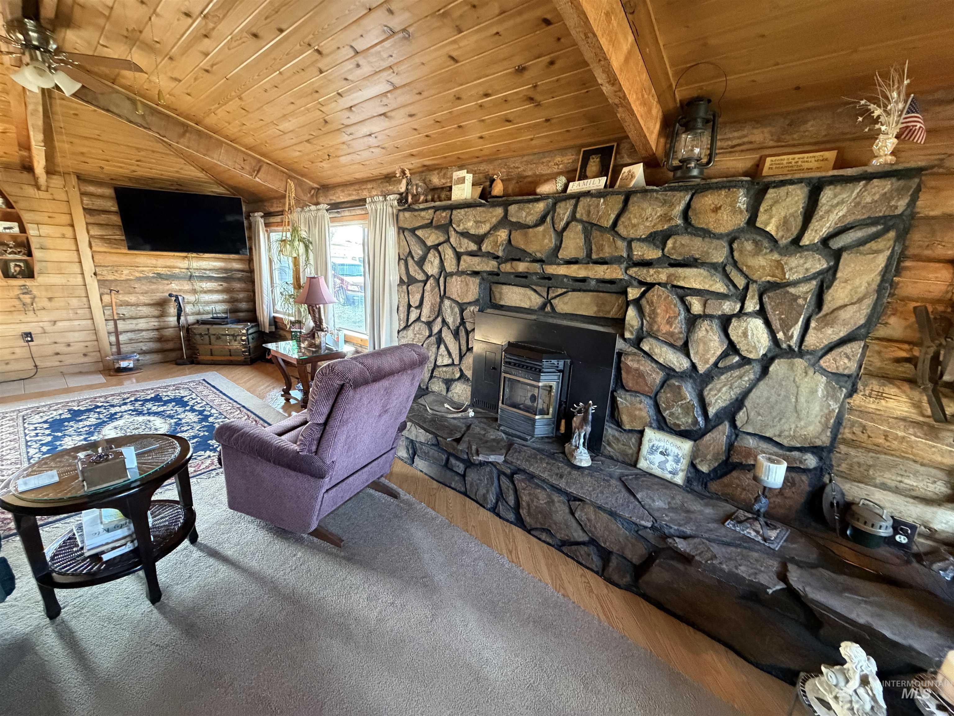 215 Camas Ln Property Photo 14