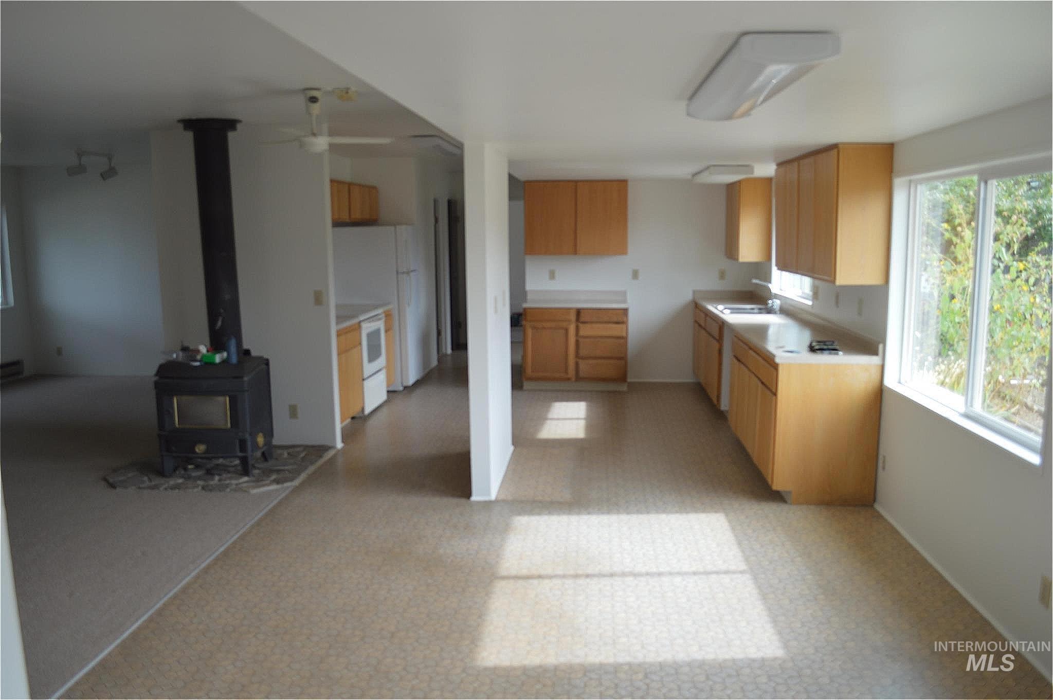 17063 Basey Street Property Photo 12