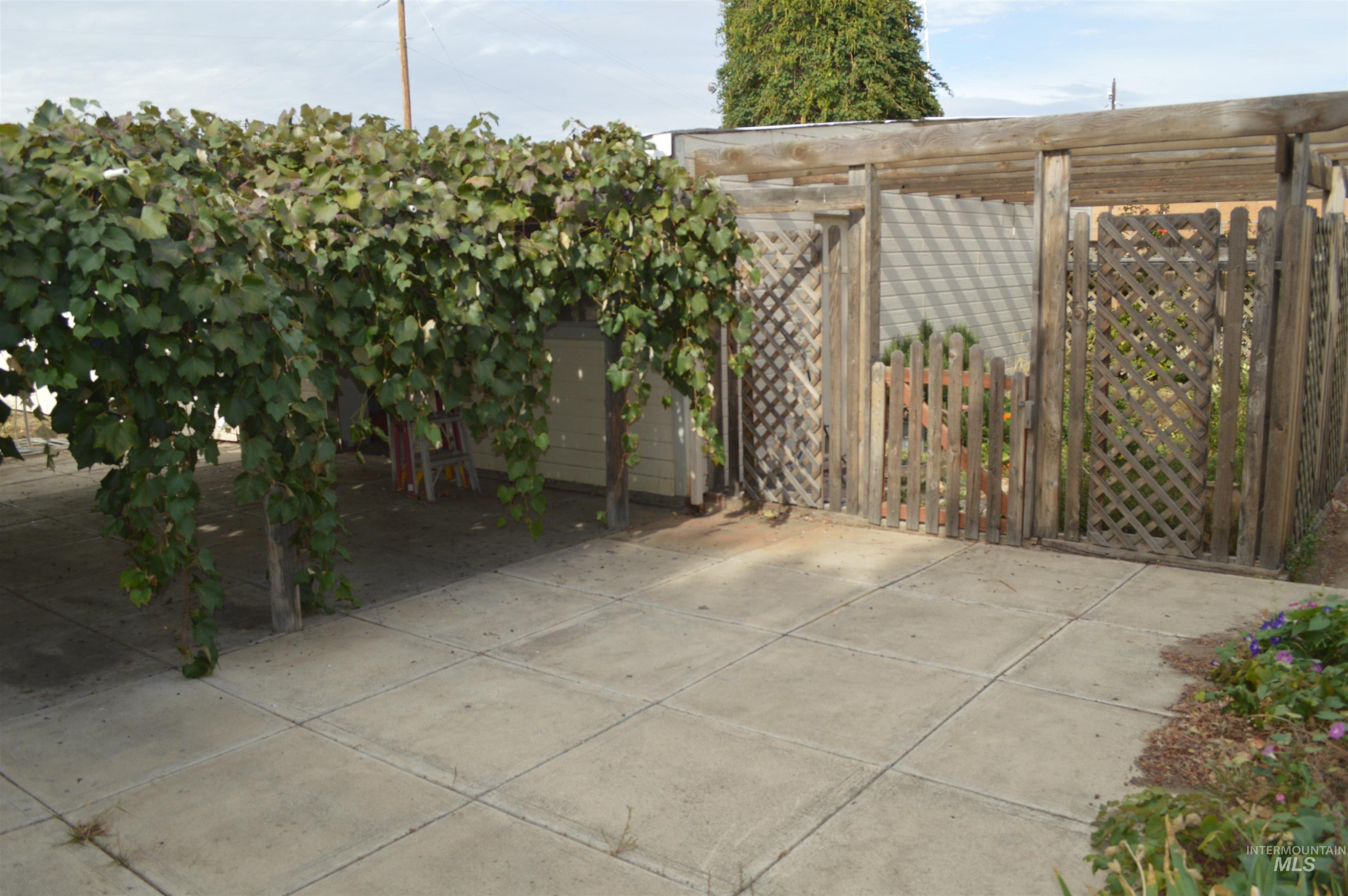 17063 Basey Street Property Photo 14