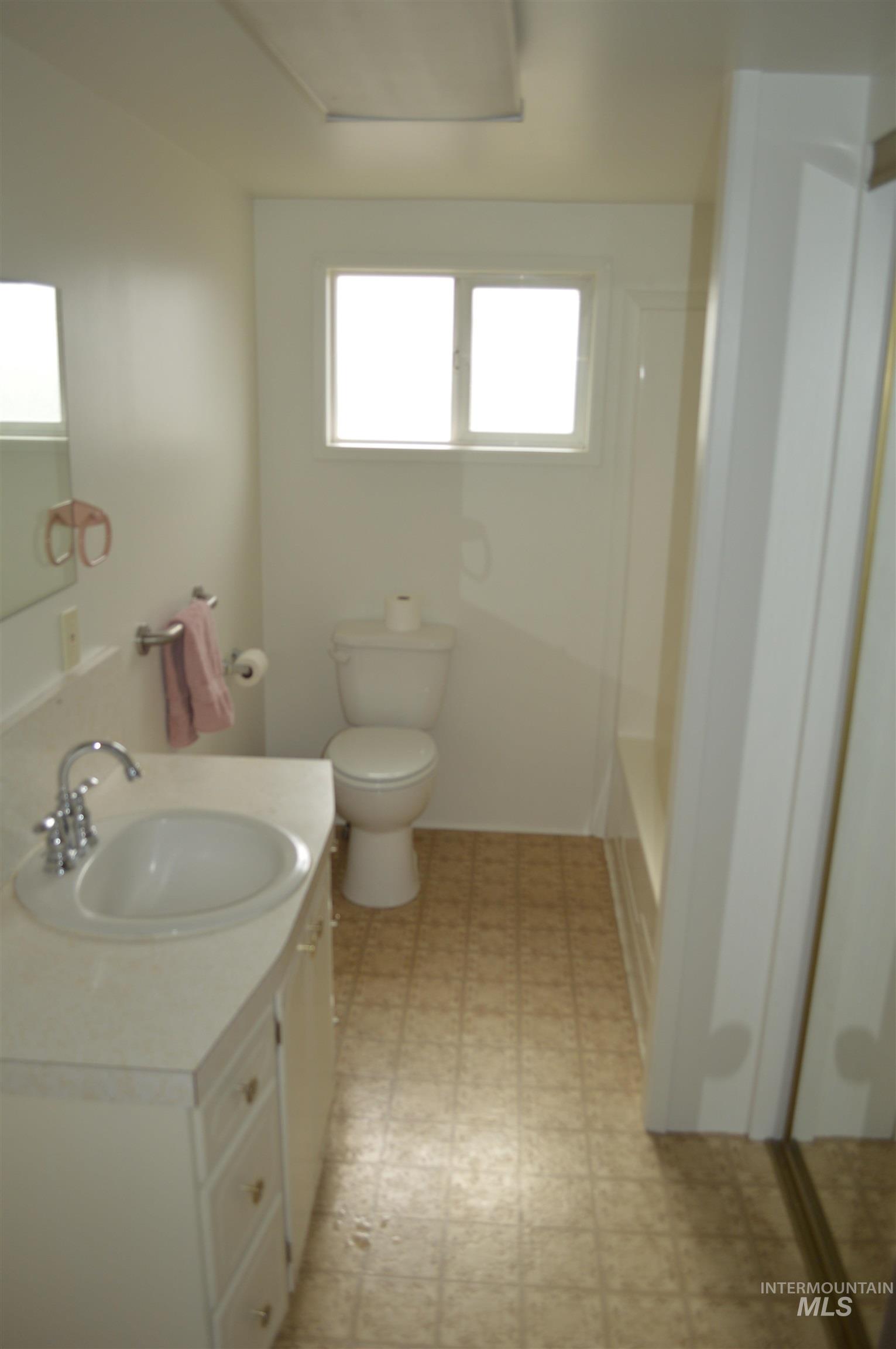 17063 Basey Street Property Photo 25