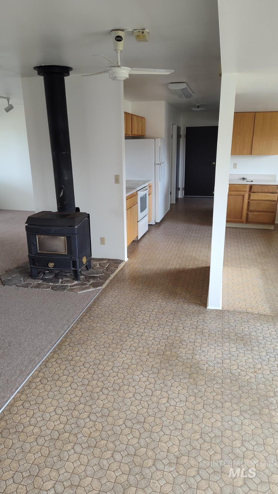 17063 Basey Street Property Photo 29