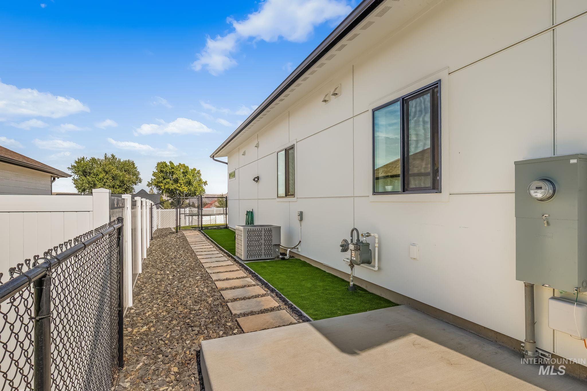 2227 Powers Drive Property Photo 40