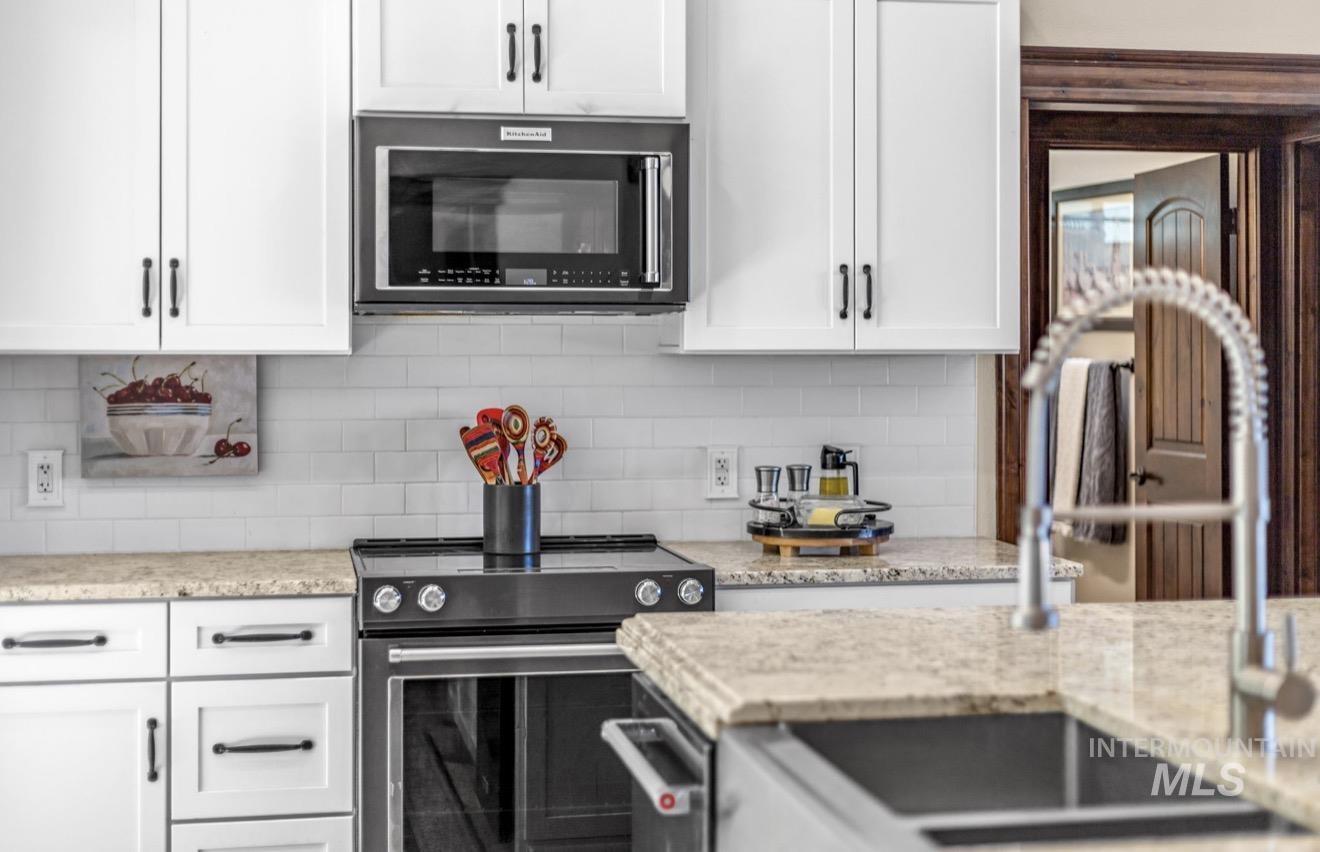 4430 Marvel Ln Property Photo 5