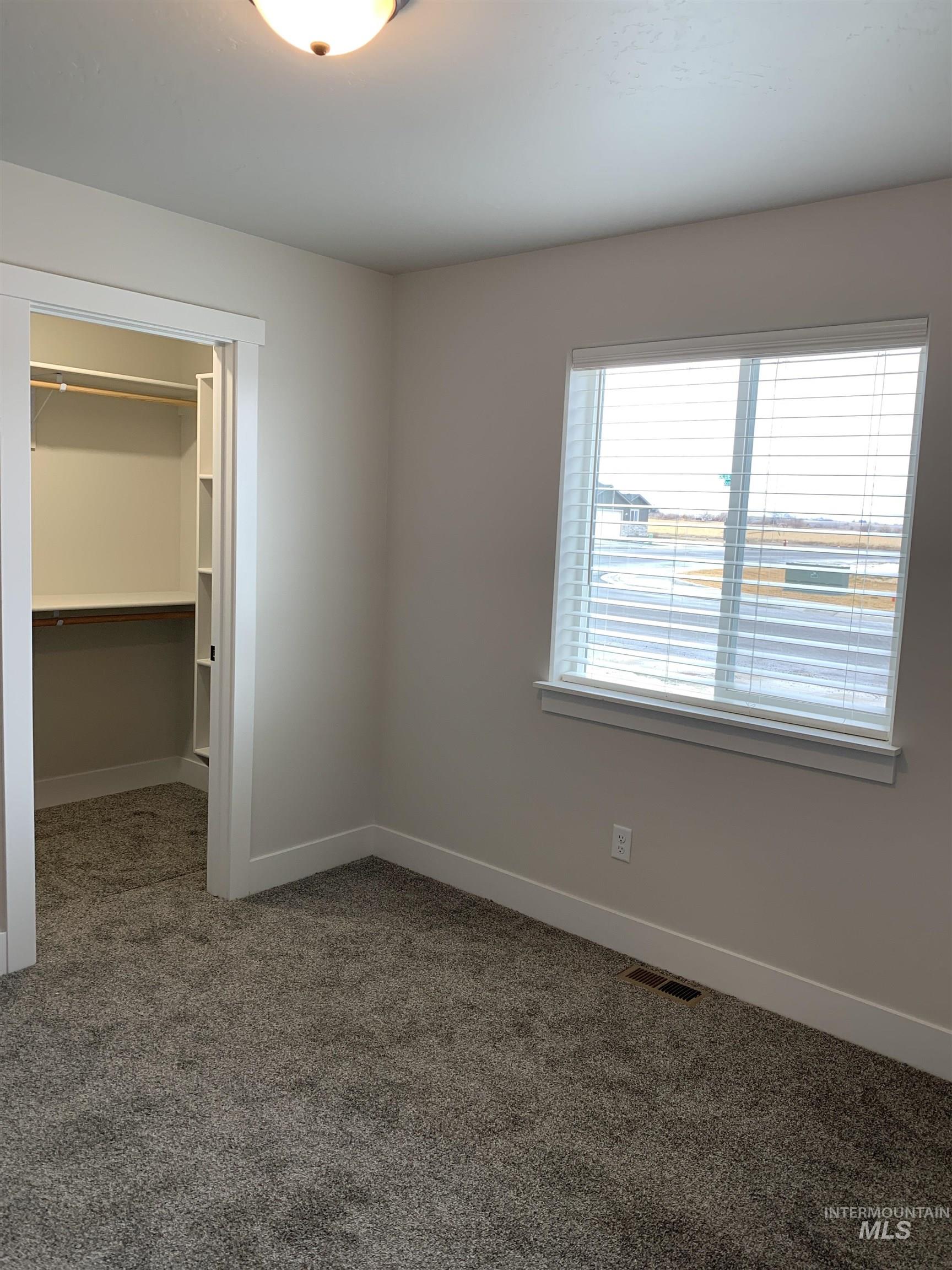 450 Southwood Ave W Property Photo 12