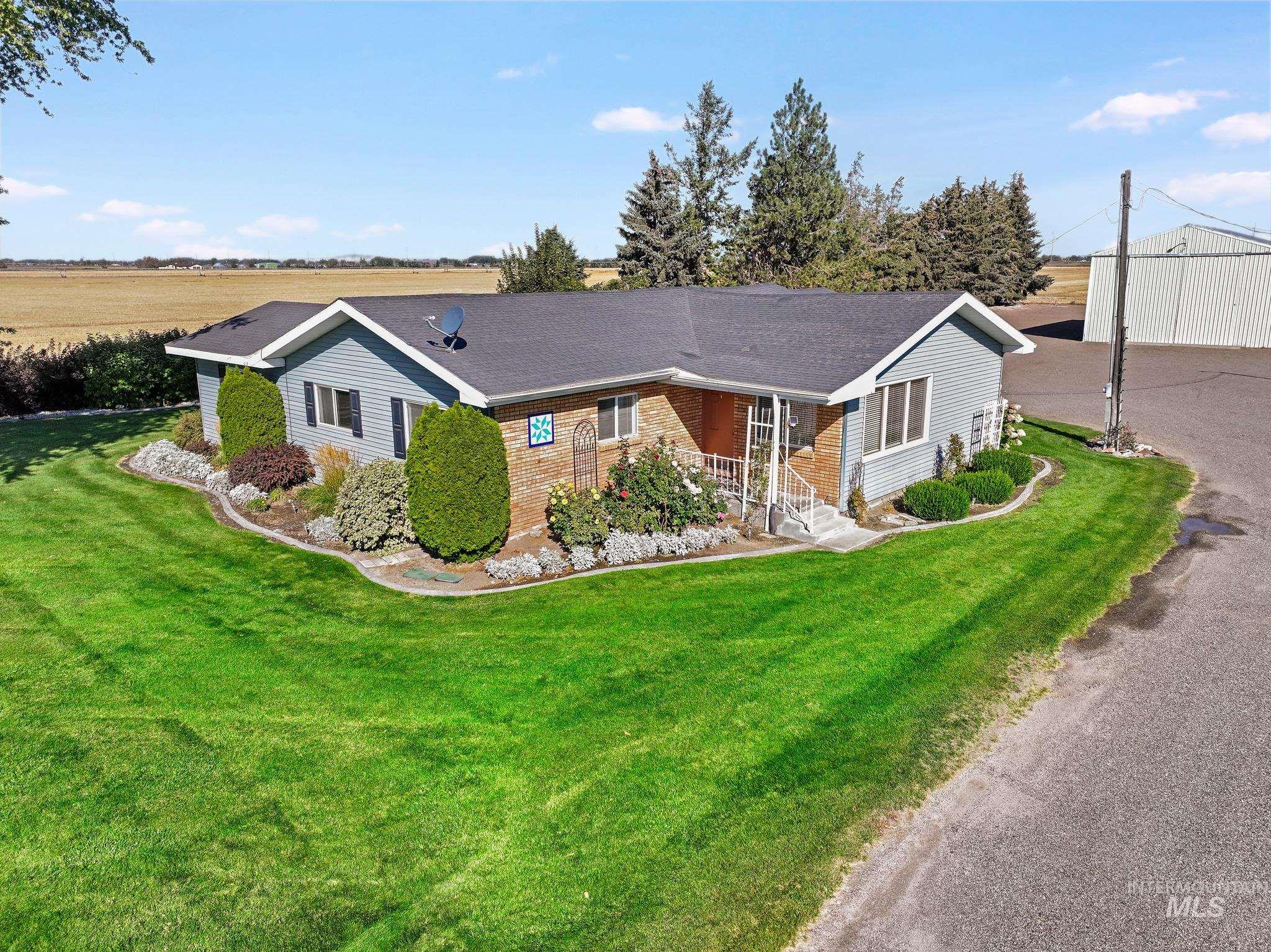 153 N Highway 24 Property Photo 2