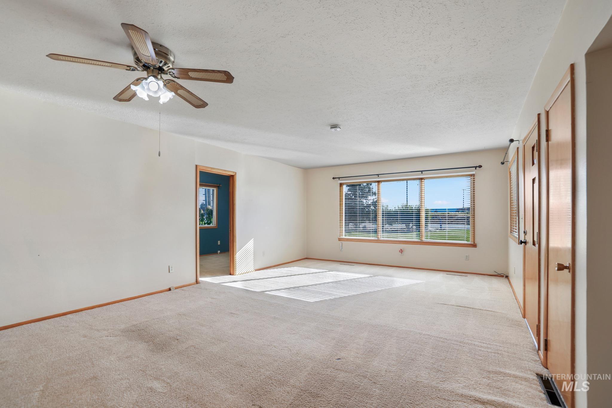 153 N Highway 24 Property Photo 4