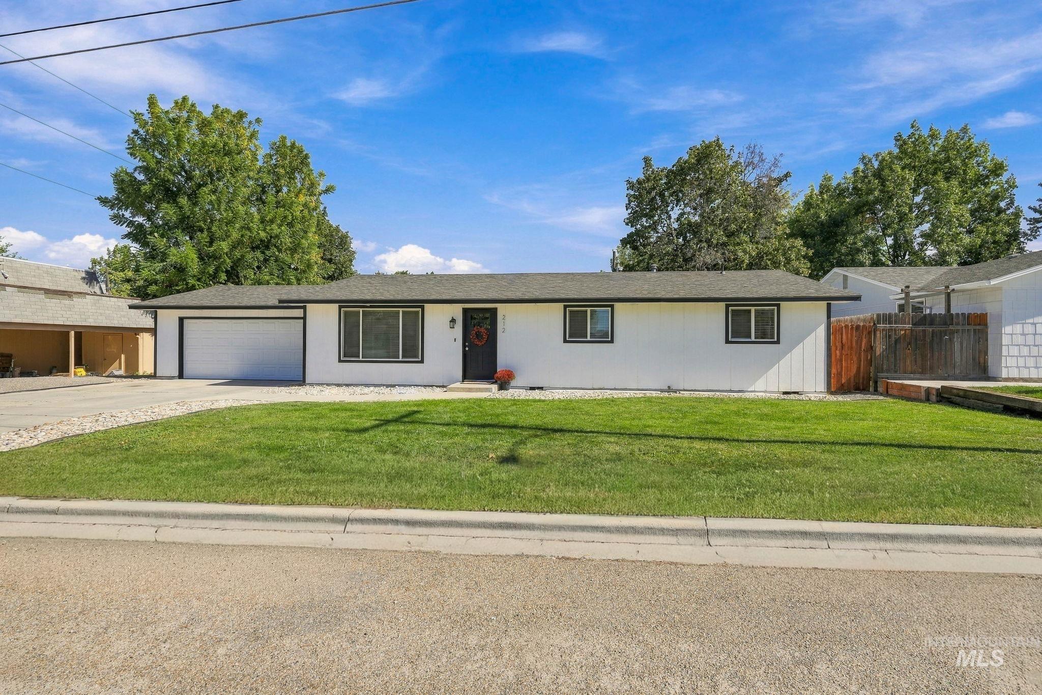 212 N Indiana Property Photo 2
