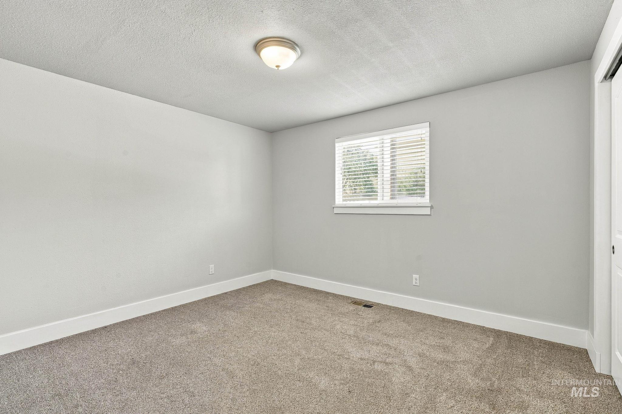 212 N Indiana Property Photo 25