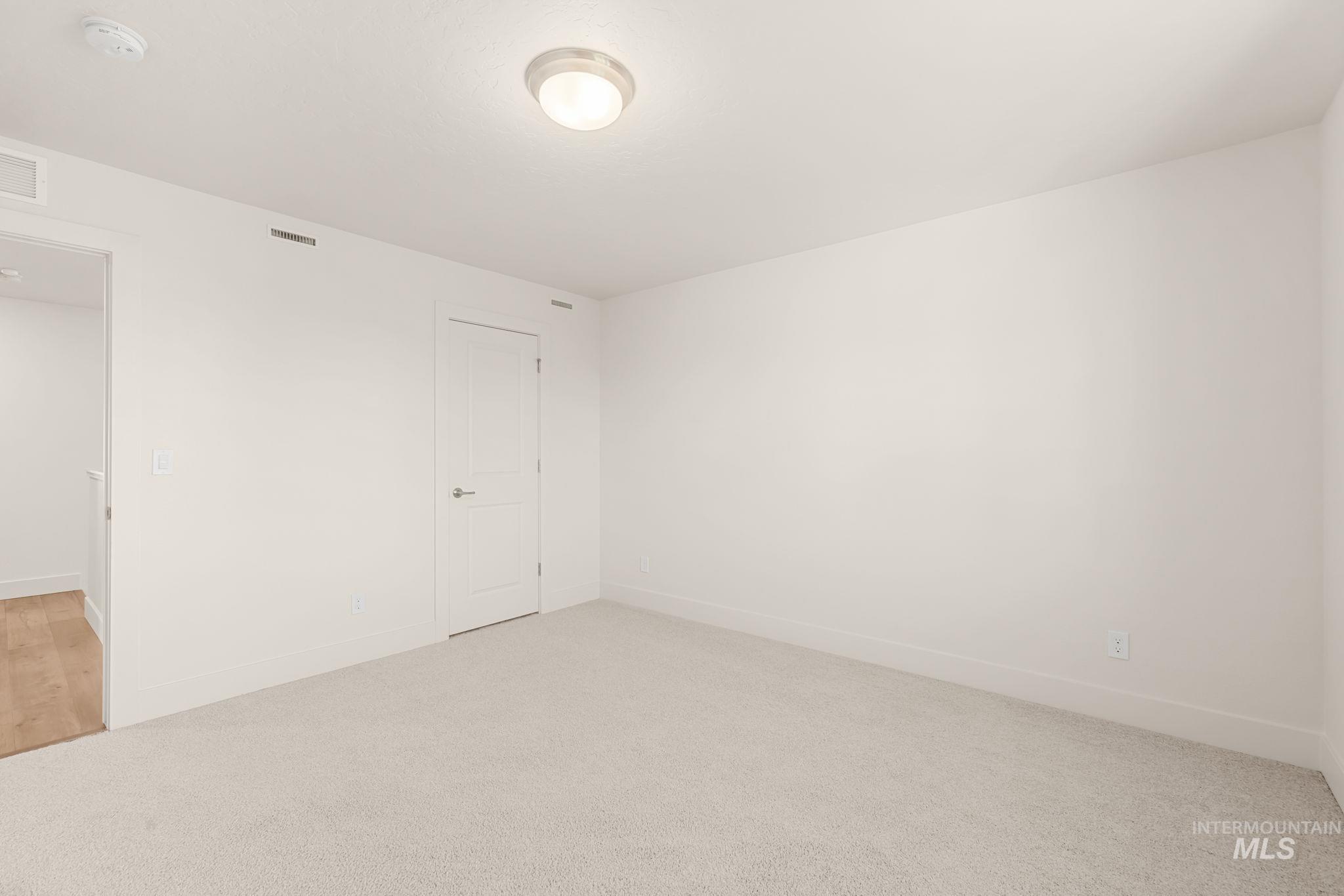 5345 S Snowden Ave Property Photo 43