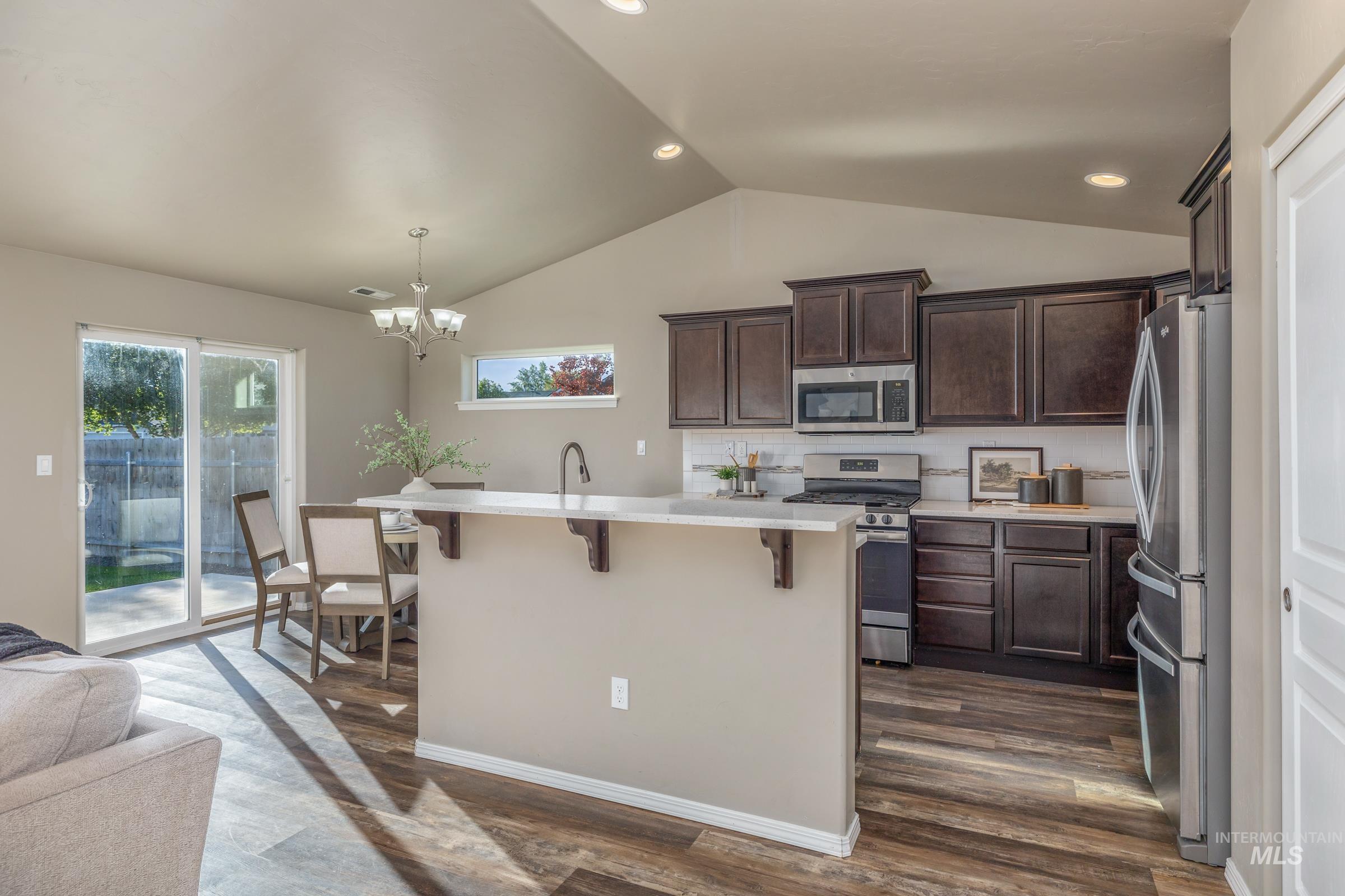 6334 S Kelso Way Property Photo 12