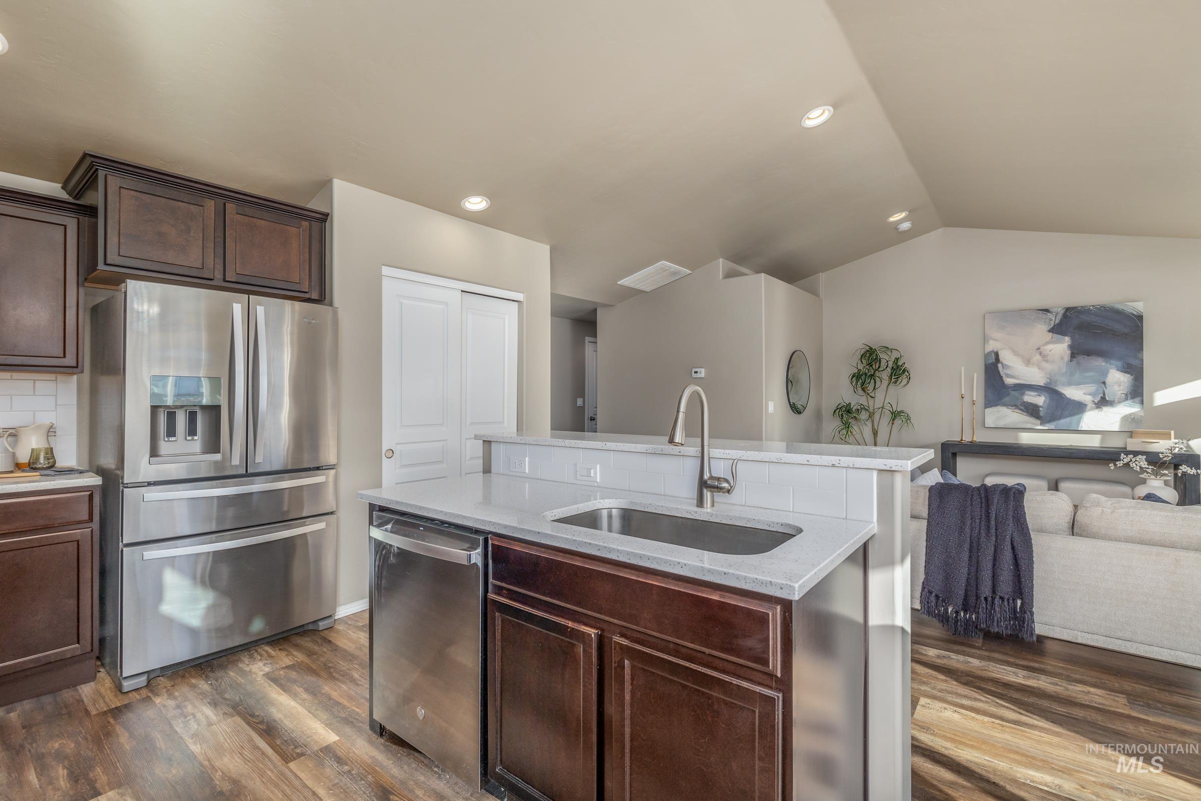 6334 S Kelso Way Property Photo 15