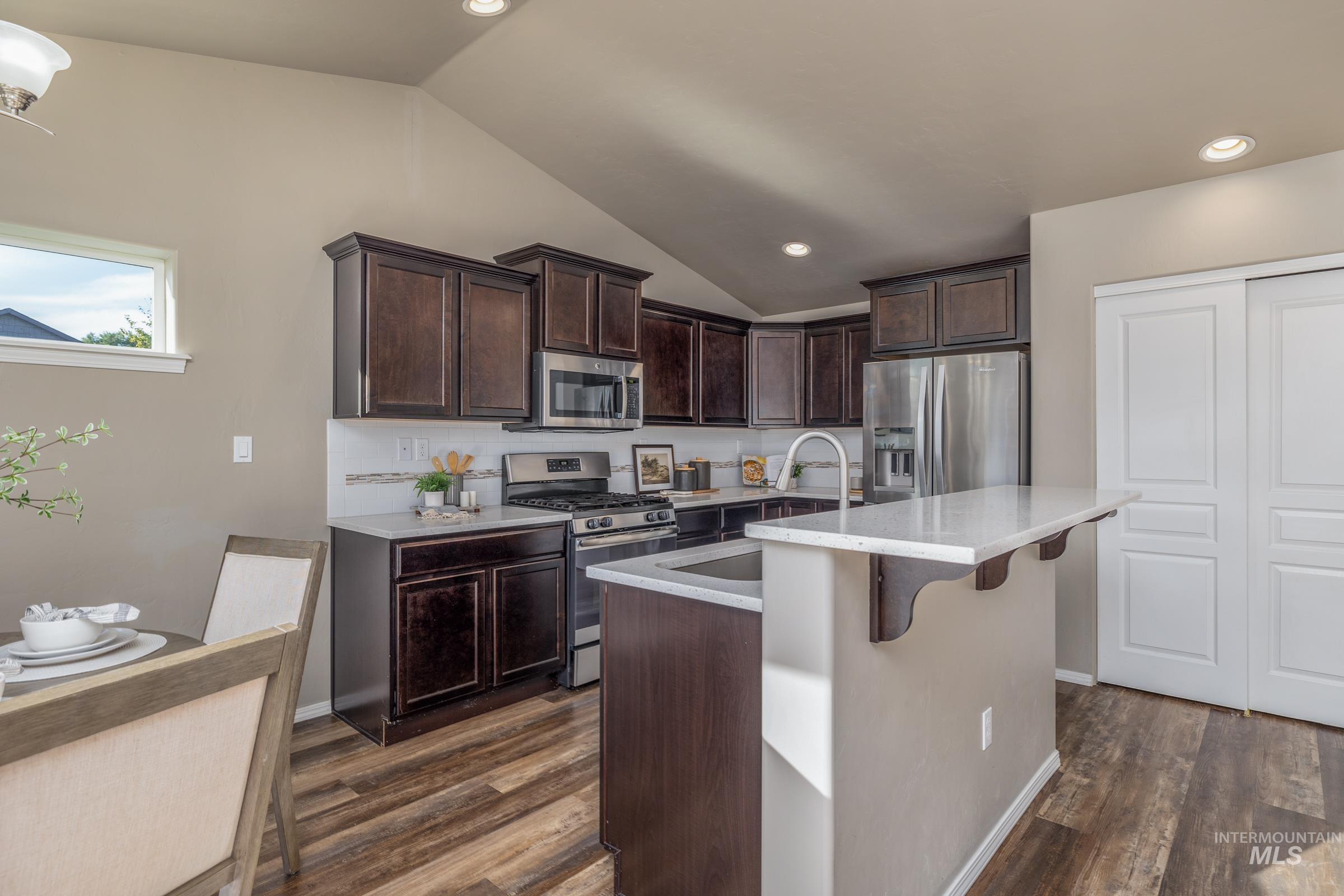 6334 S Kelso Way Property Photo 17