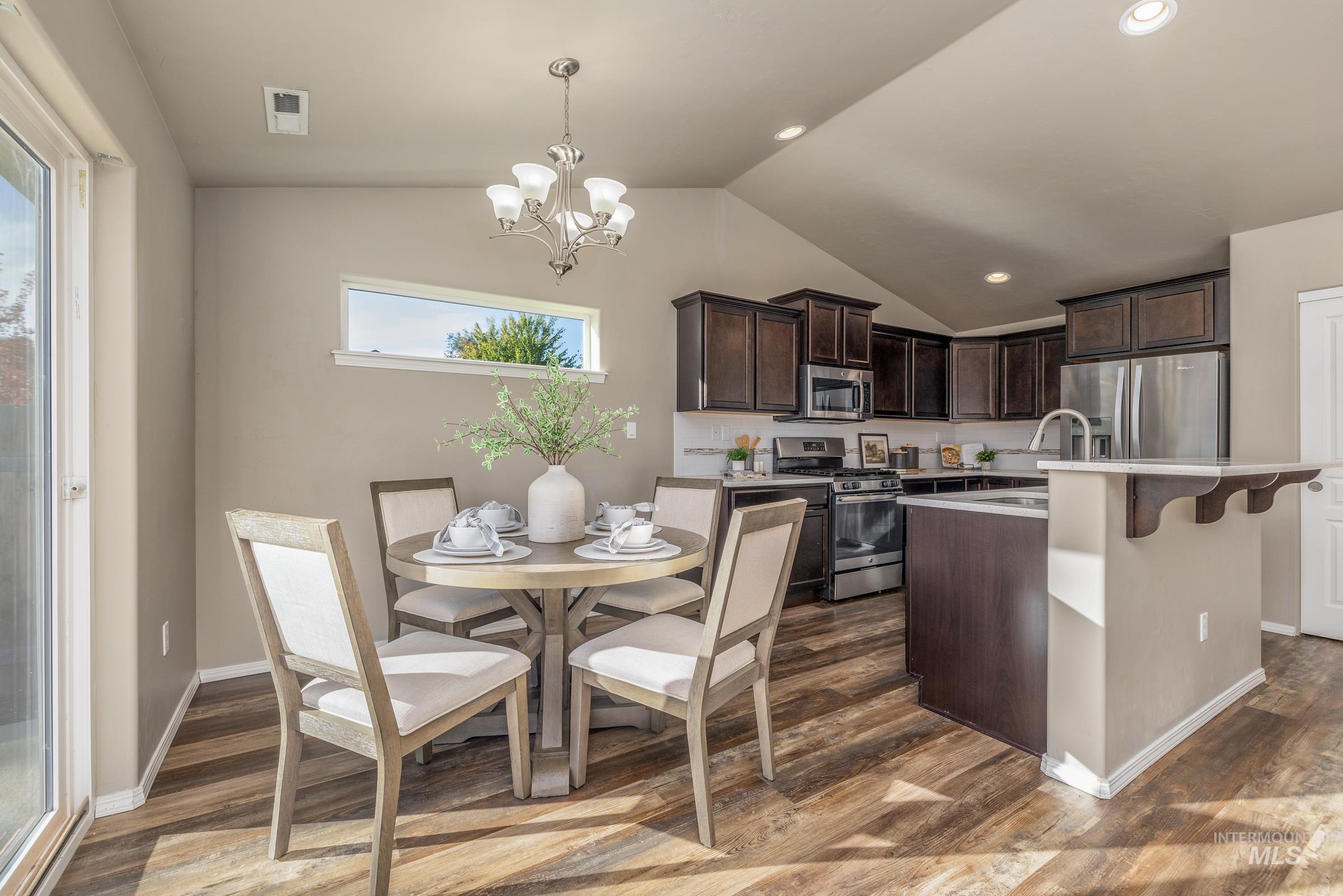 6334 S Kelso Way Property Photo 18