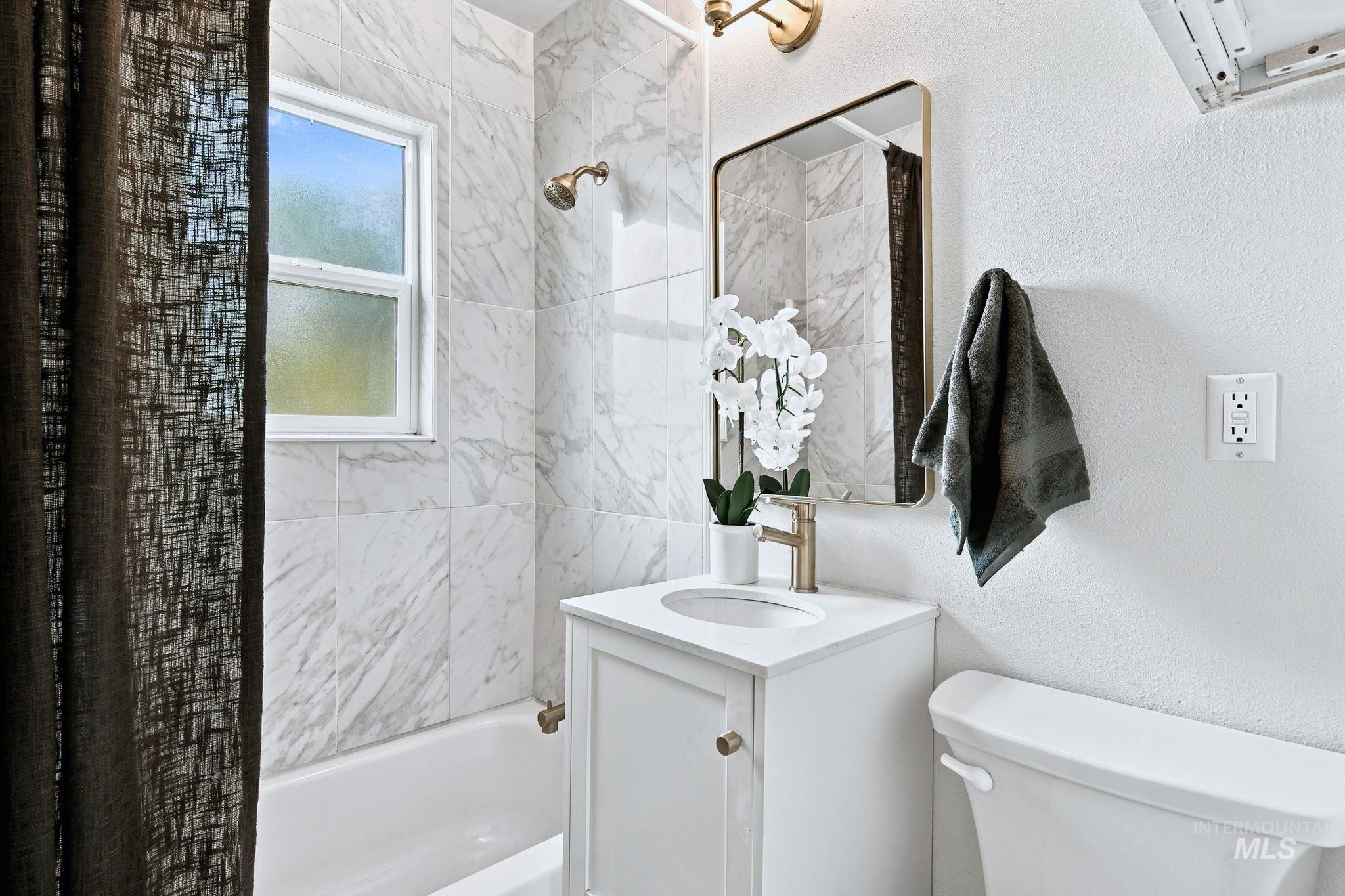 203 E Melrose St Property Photo 13