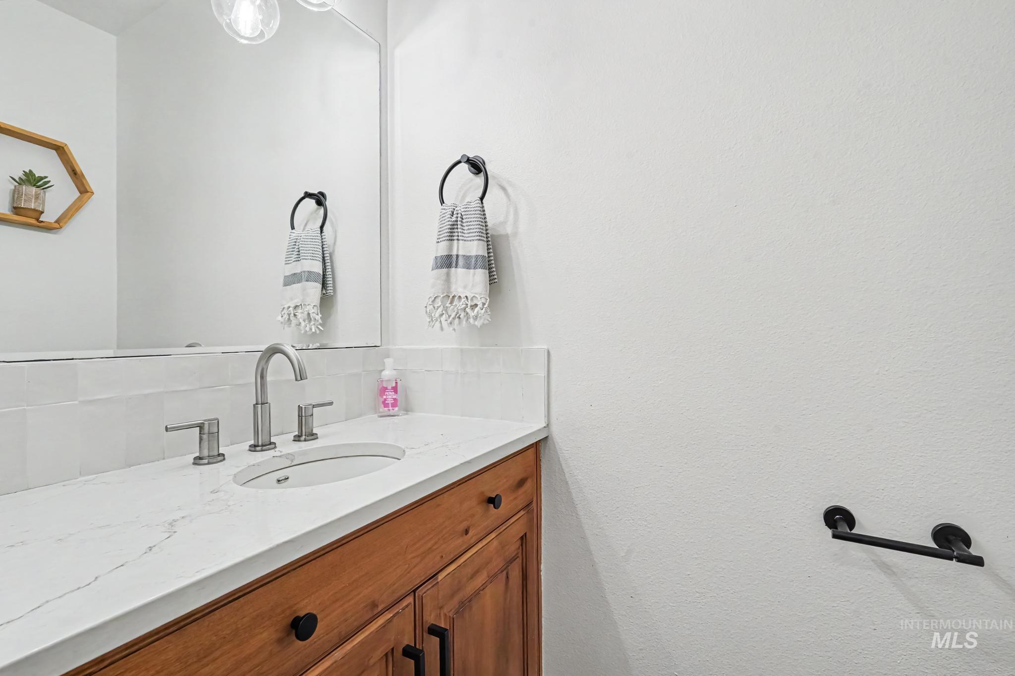 2340 S Alaska Way Property Photo 33