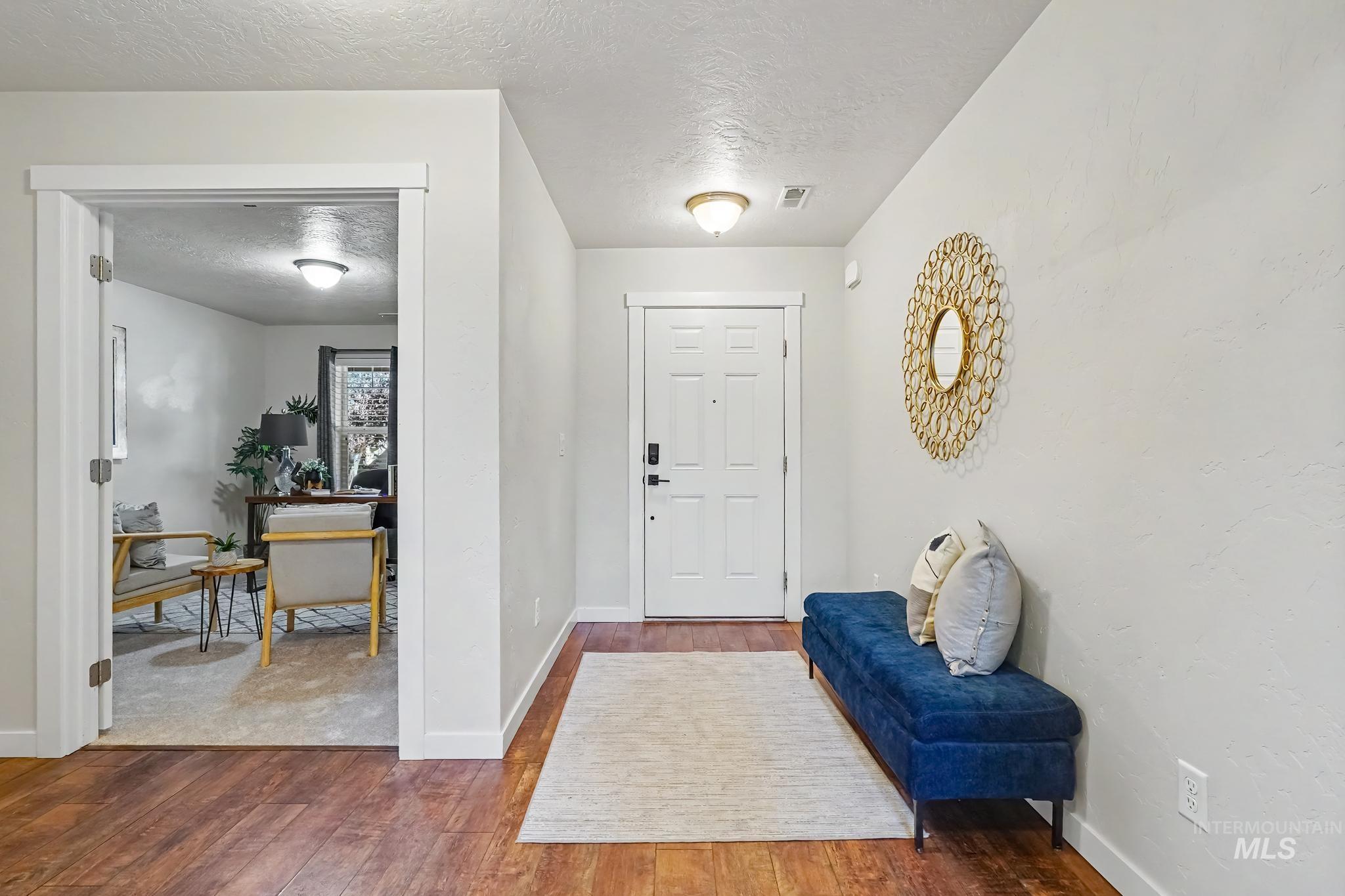 4661 N Alester Ave Property Photo 4