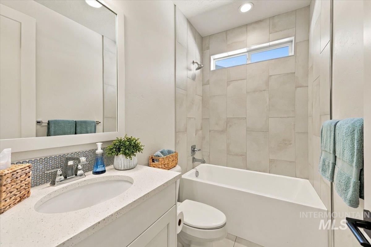 1607 Glencoe St Property Photo 11