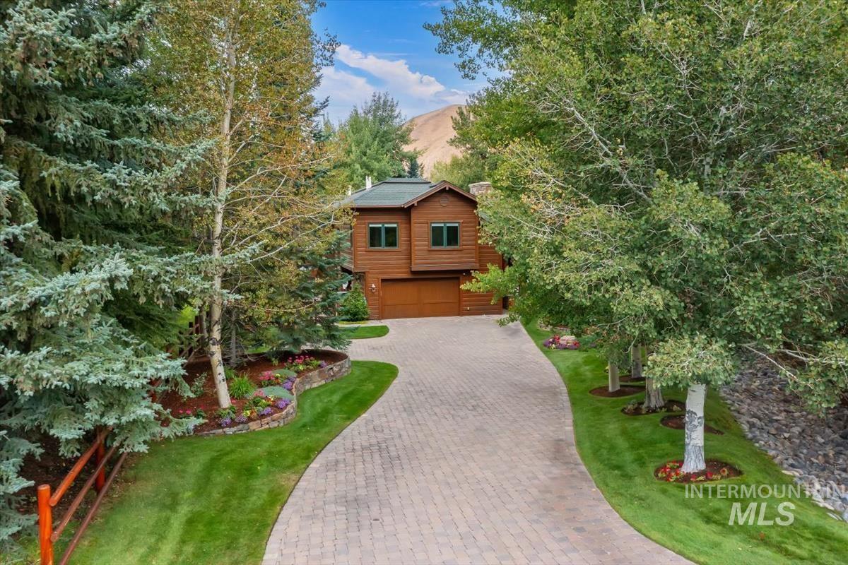 106 Hidden Hollow Property Photo 1