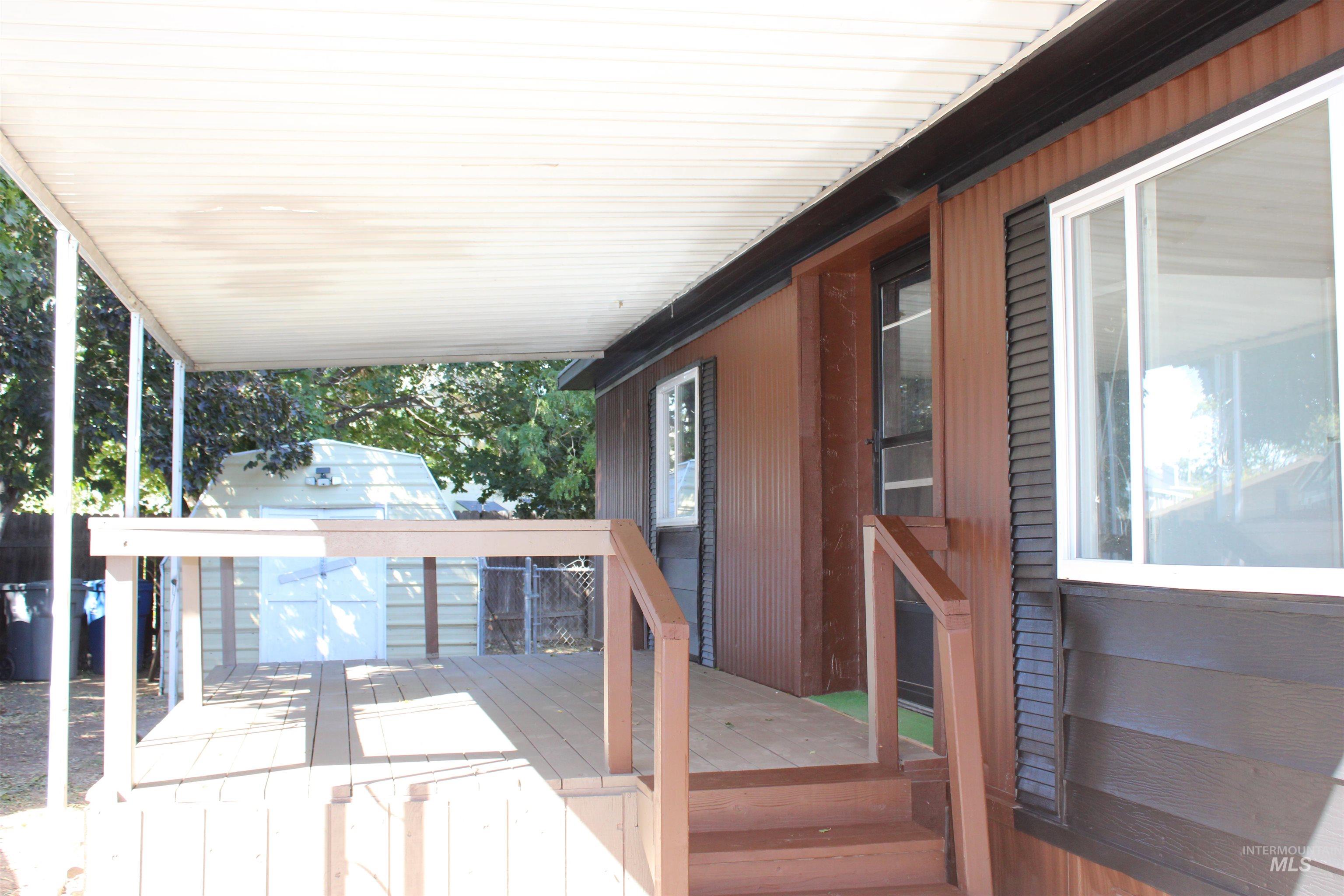 181 N Liberty St Property Photo 2