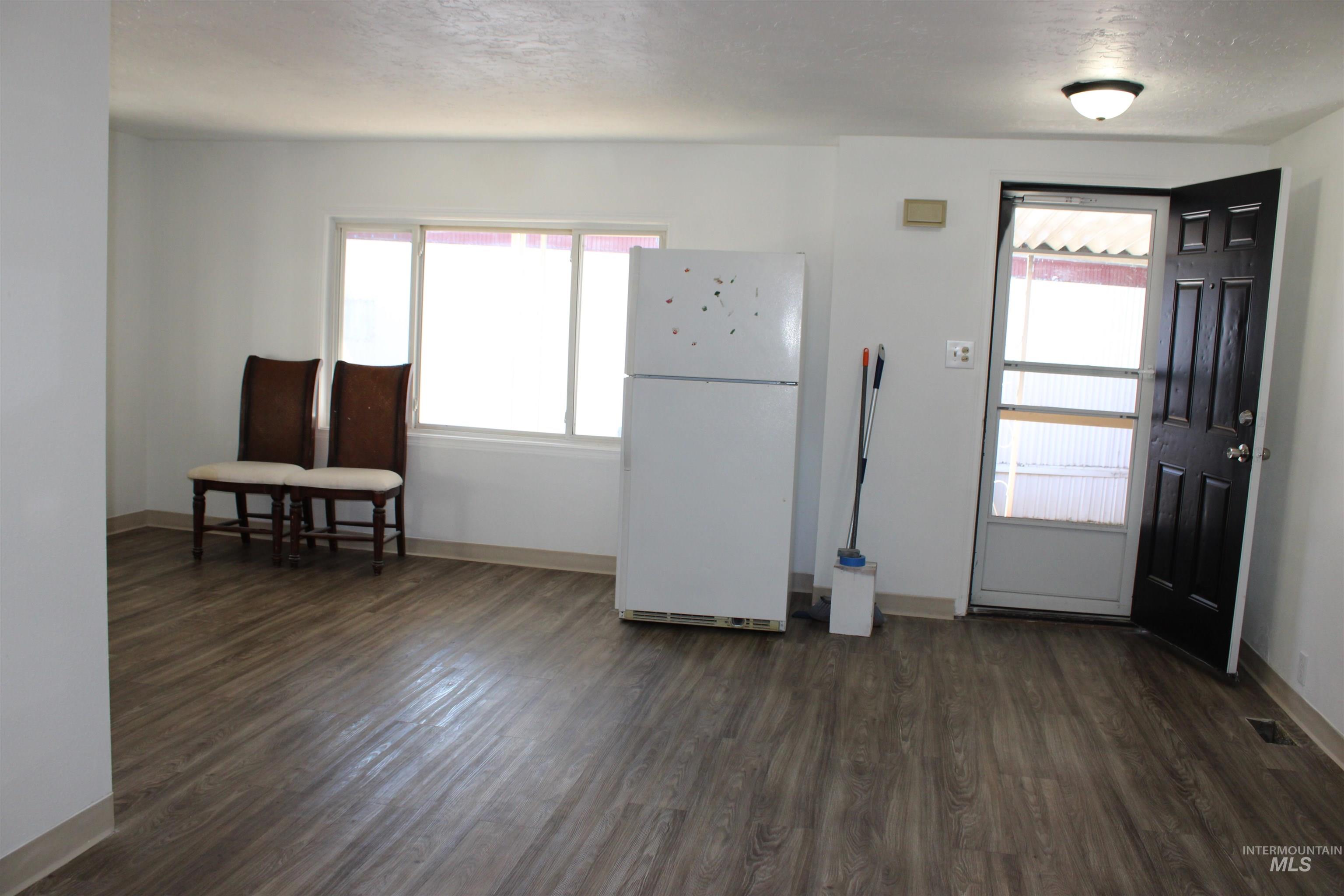 181 N Liberty St Property Photo 8