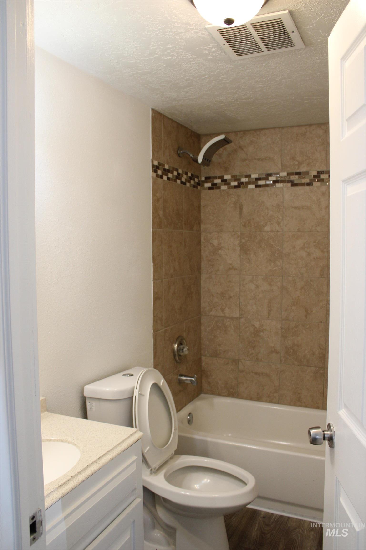 181 N Liberty St Property Photo 9