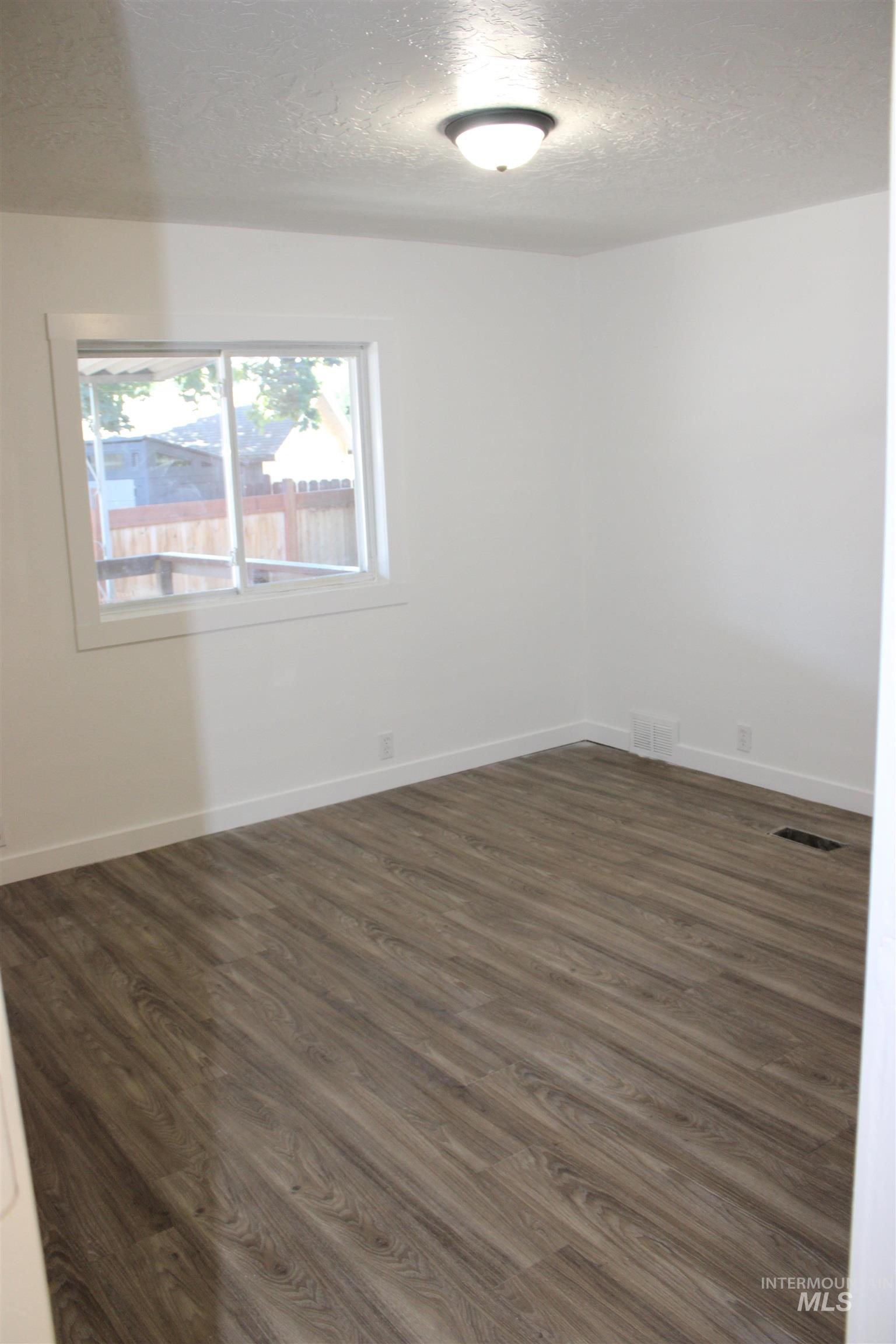 181 N Liberty St Property Photo 10