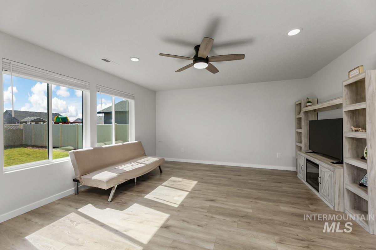 11097 Cart St Property Photo 7