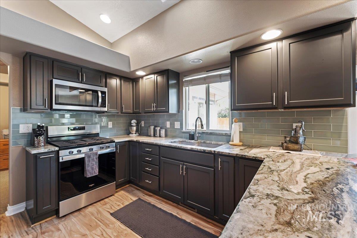 2810 S Brandy's Jewel Property Photo 16