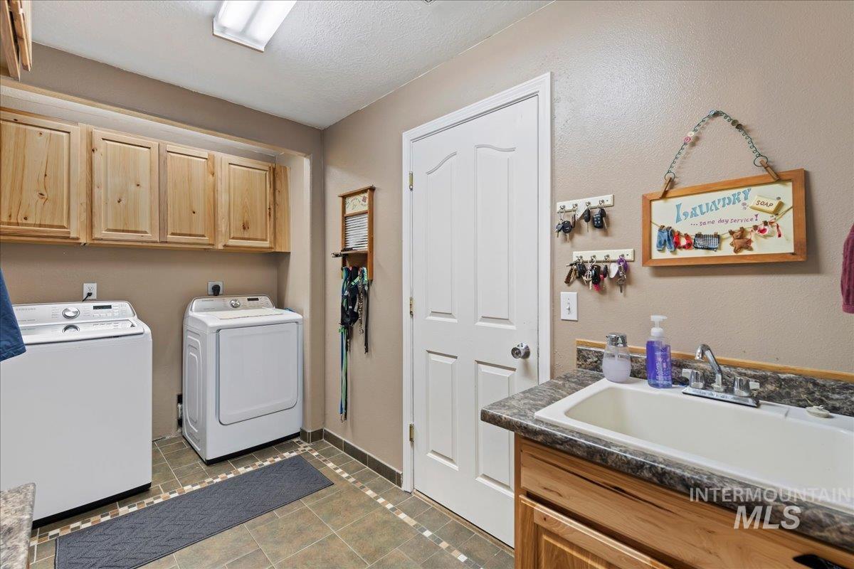 2810 S Brandy's Jewel Property Photo 35
