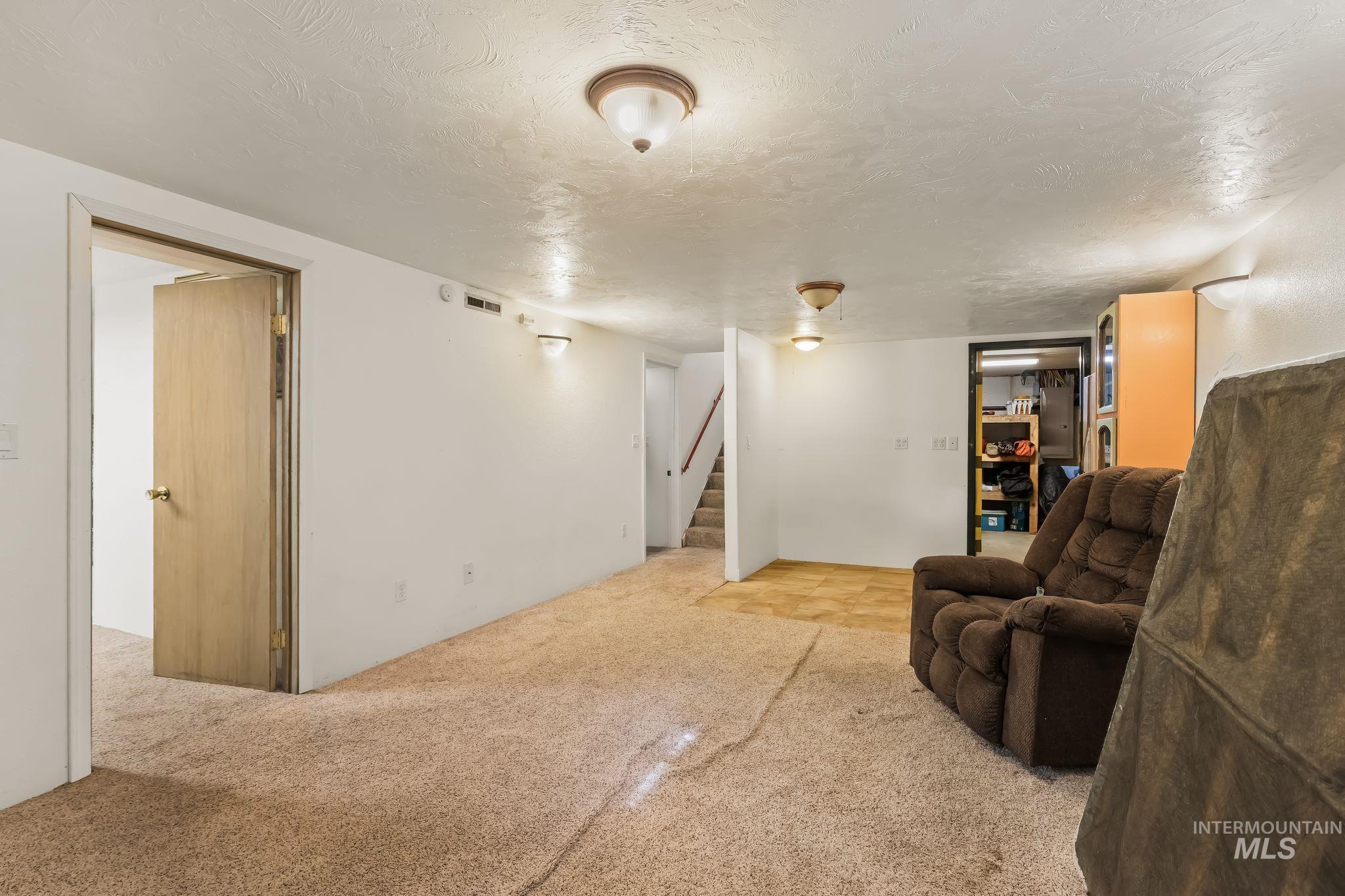 517 Linden Dr Property Photo 15