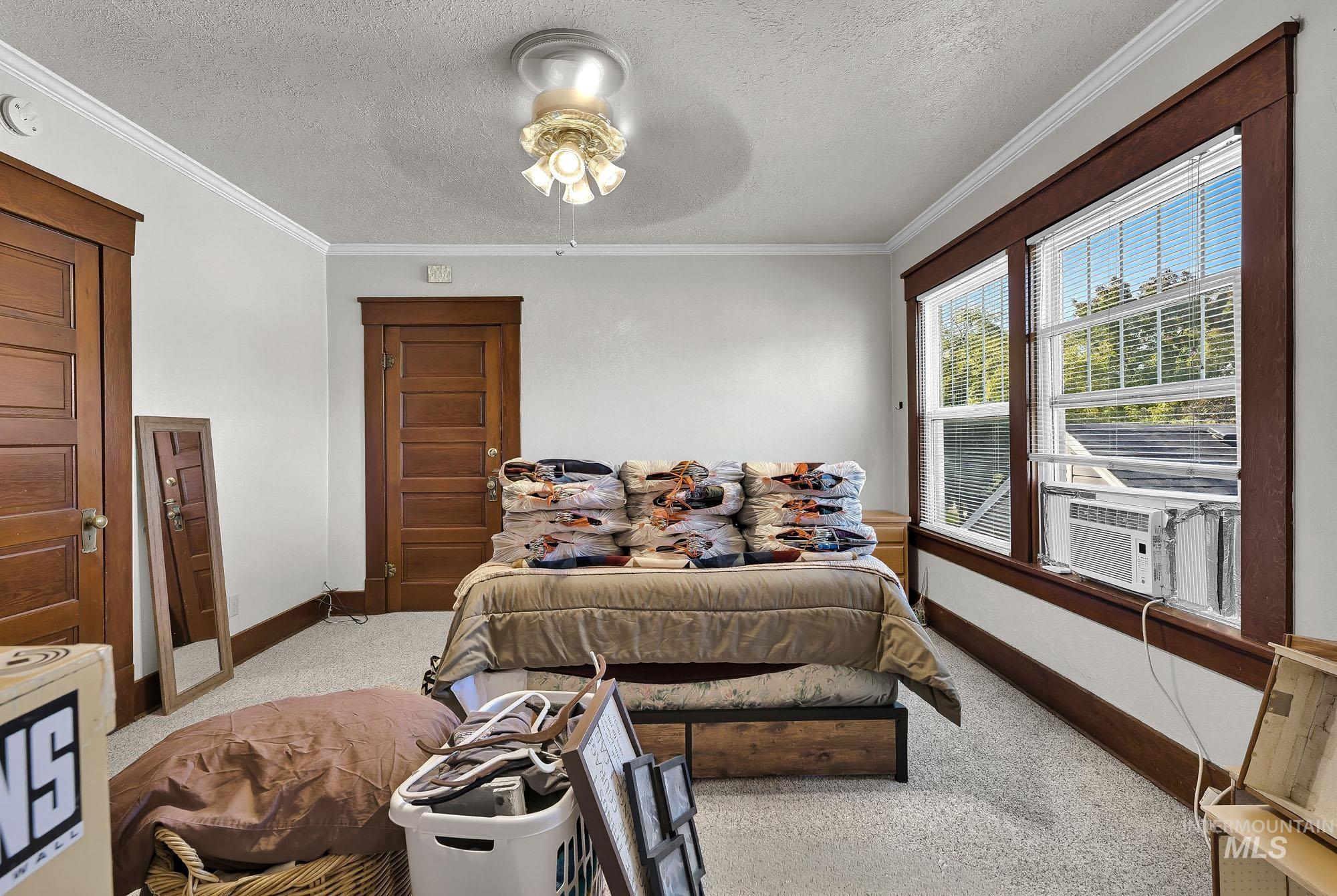 2506 W Woodlawn Ave Property Photo 33