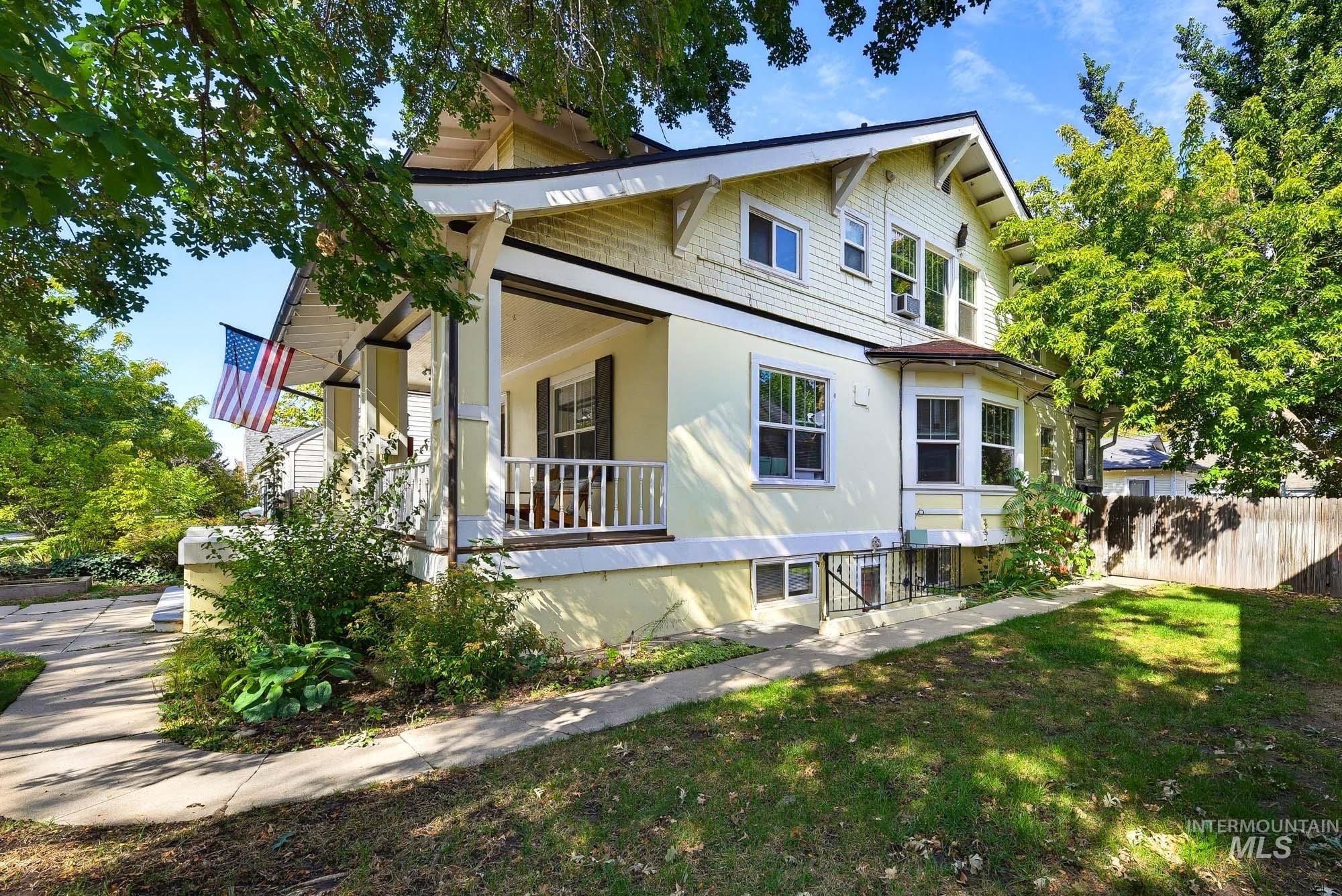 2506 W Woodlawn Ave Property Photo 40
