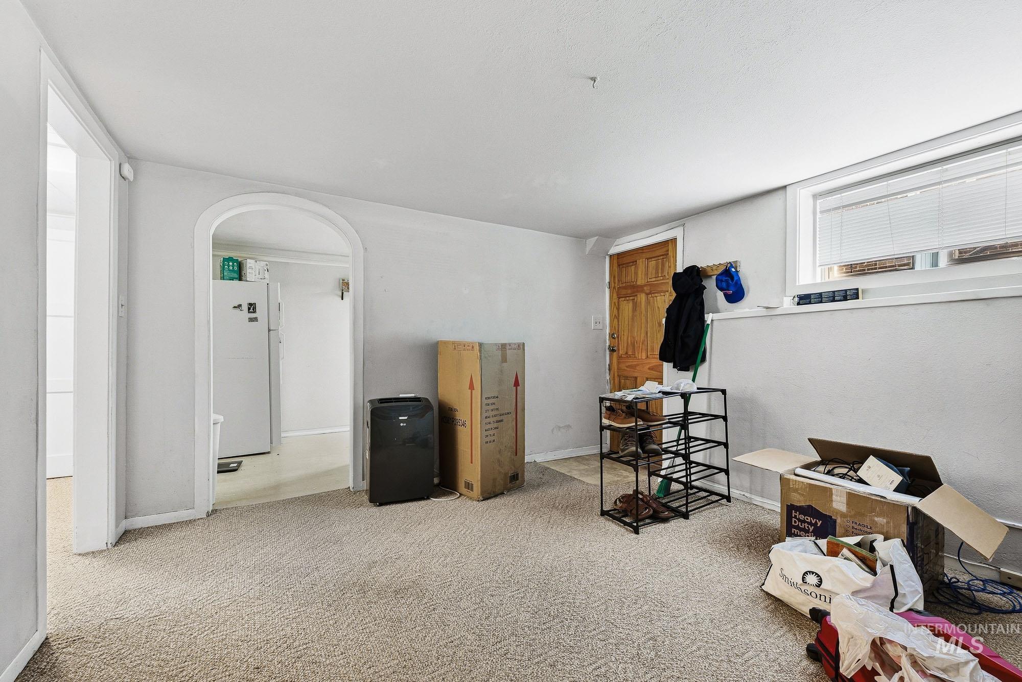2506 W Woodlawn Ave Property Photo 43
