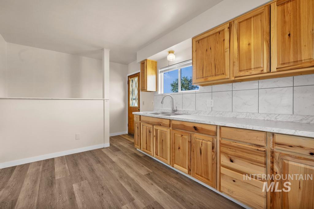 553 Quincy Street Property Photo 10