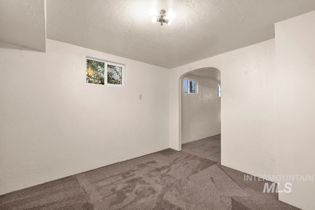 553 Quincy Street Property Photo 12
