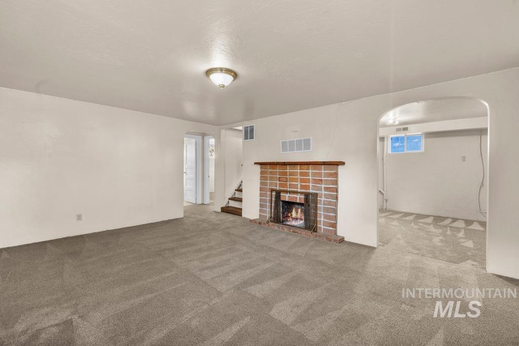 553 Quincy Street Property Photo 15