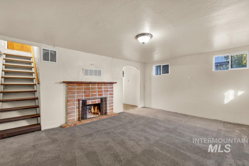 553 Quincy Street Property Photo 16