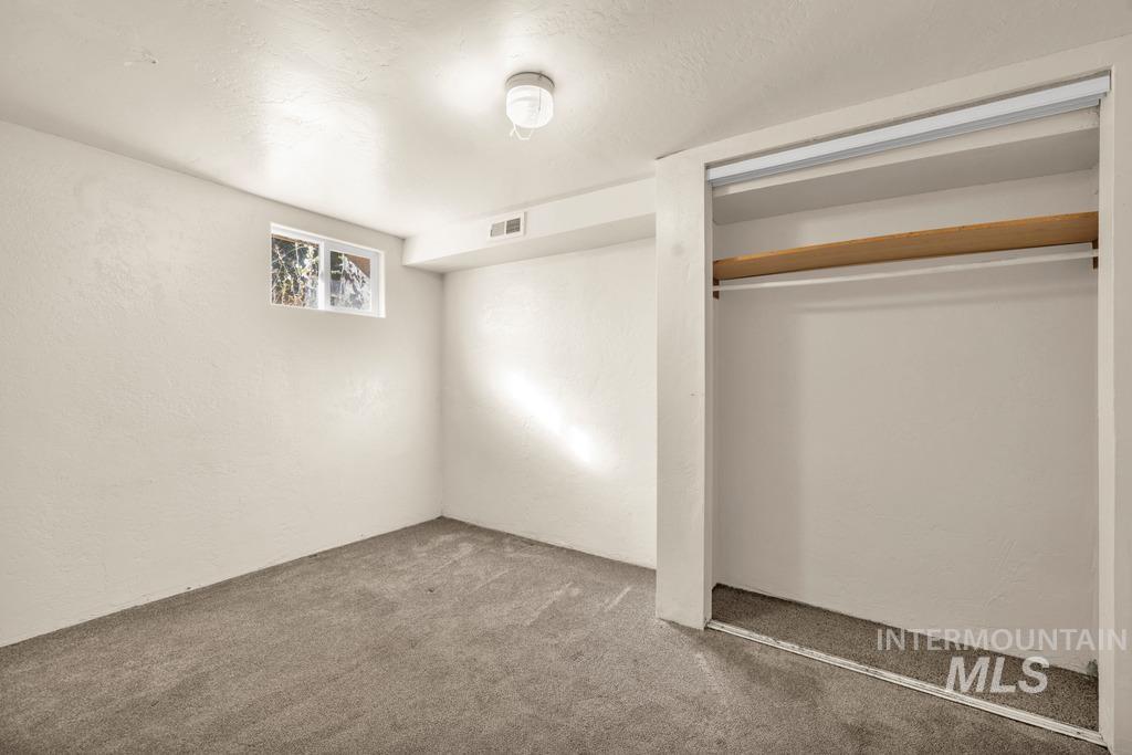 553 Quincy Street Property Photo 18