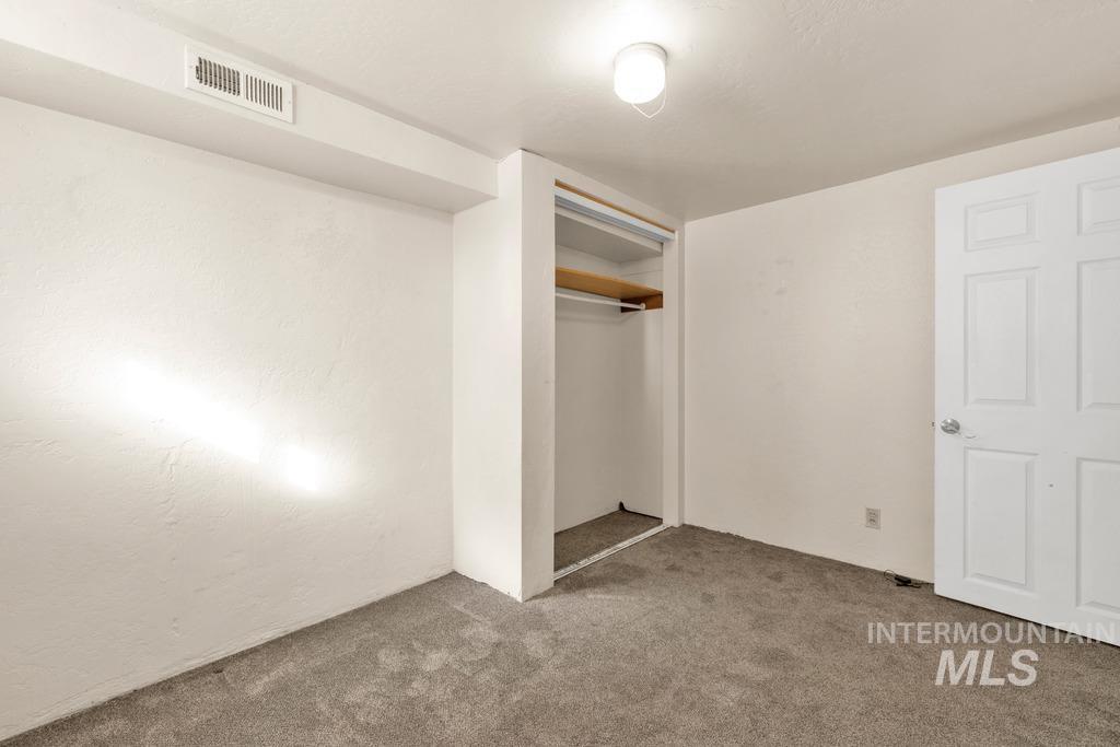 553 Quincy Street Property Photo 19