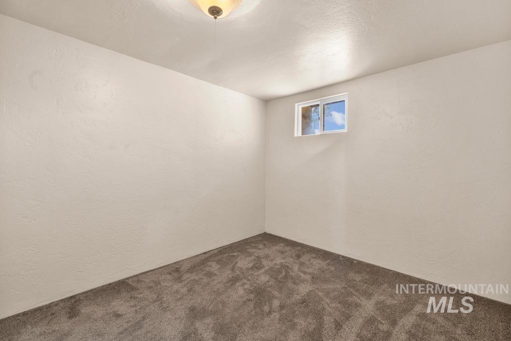 553 Quincy Street Property Photo 20