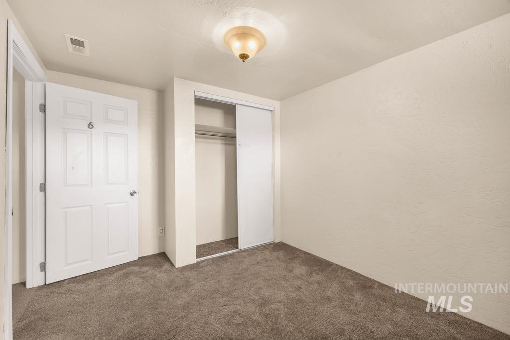 553 Quincy Street Property Photo 21