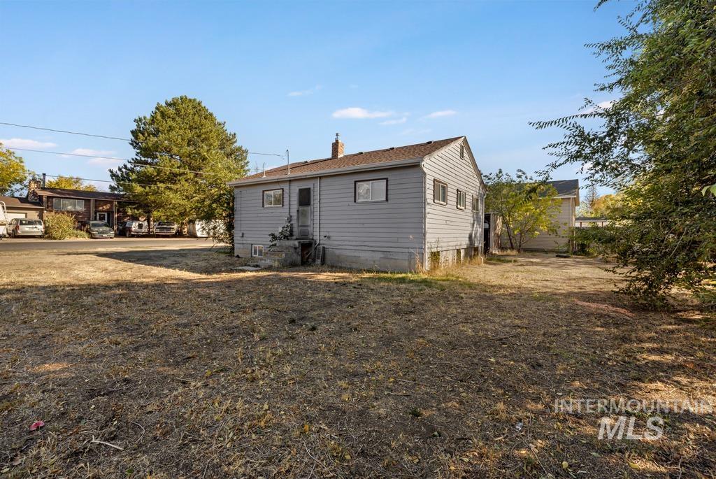 553 Quincy Street Property Photo 23
