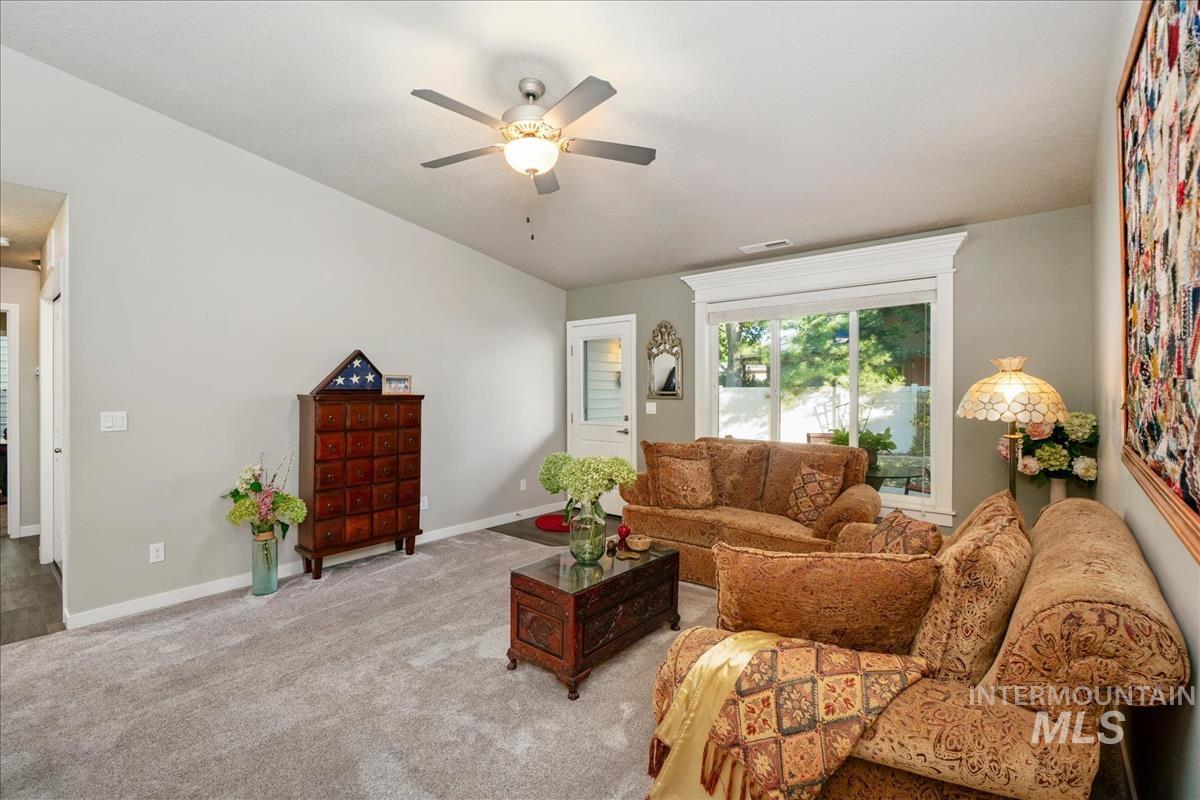 2834 E Clarene Dr Property Photo 14