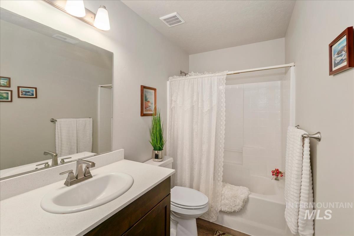 2834 E Clarene Dr Property Photo 19