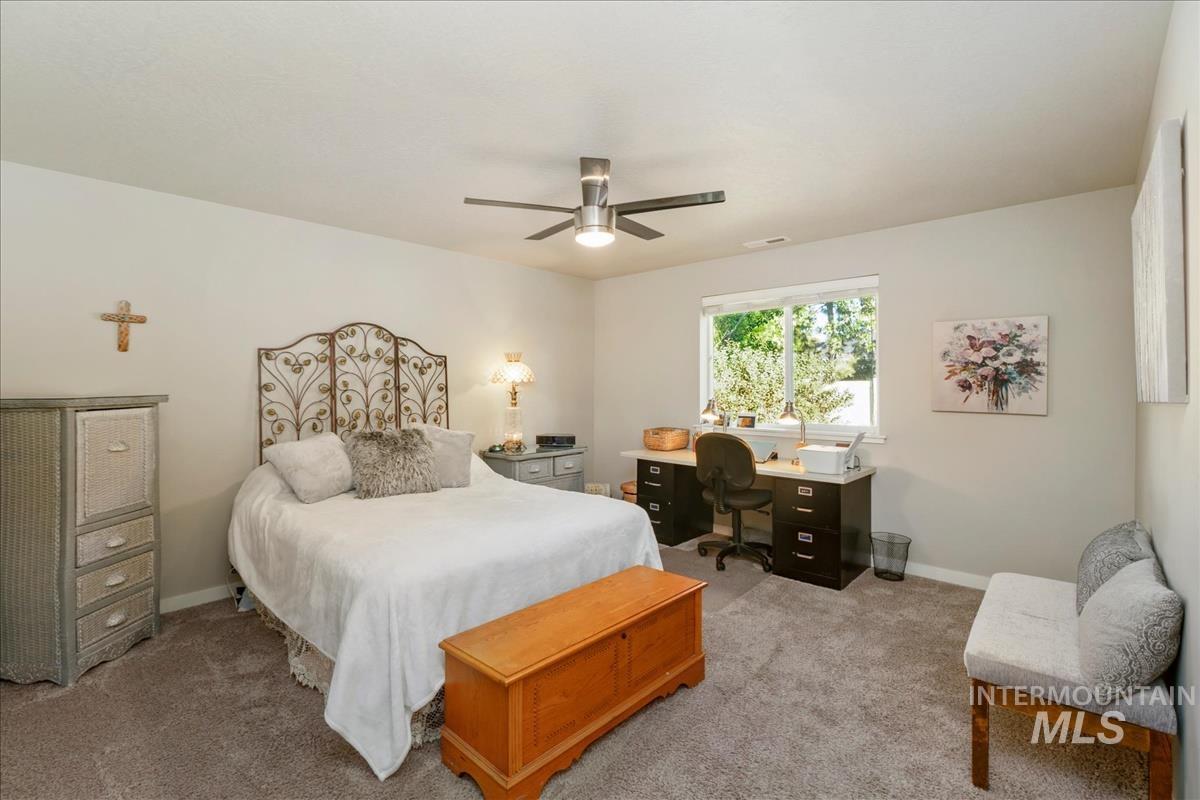 2834 E Clarene Dr Property Photo 22