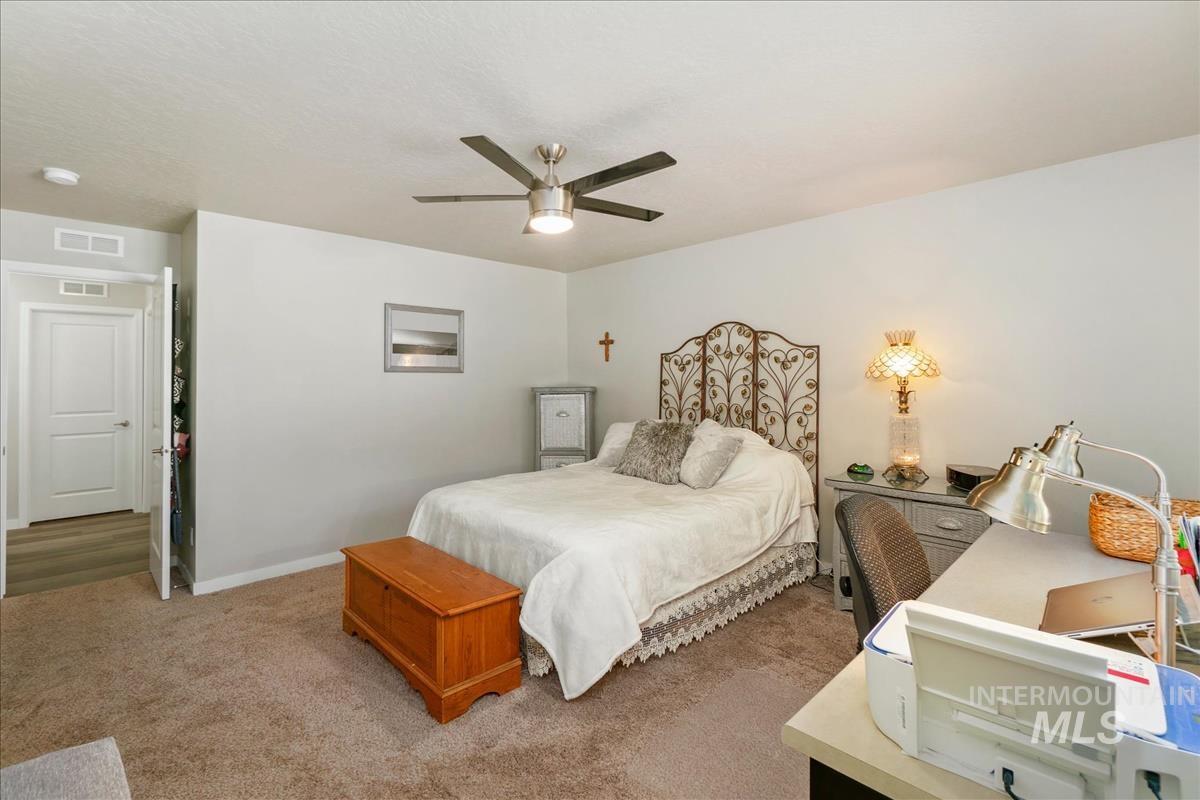 2834 E Clarene Dr Property Photo 23