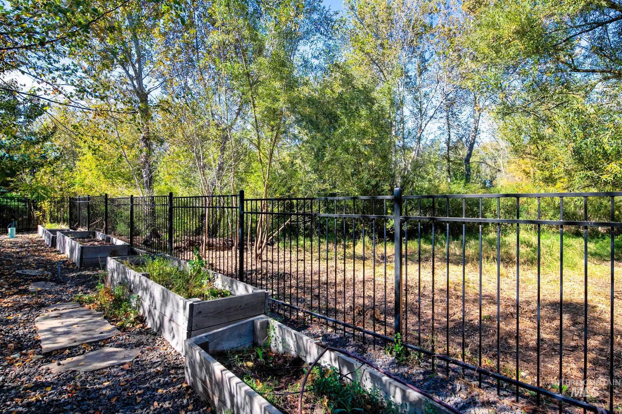 282 E Riversedge Dr. Property Photo 40