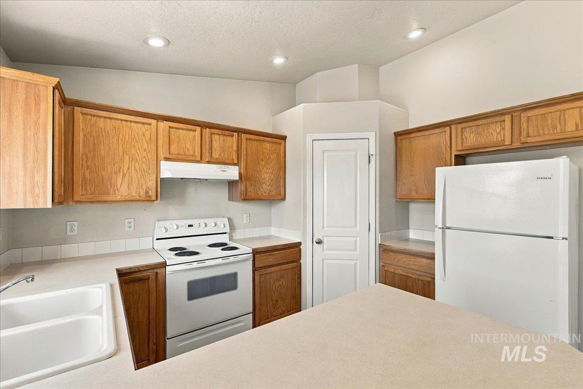7649 Arlington Dr Property Photo 14