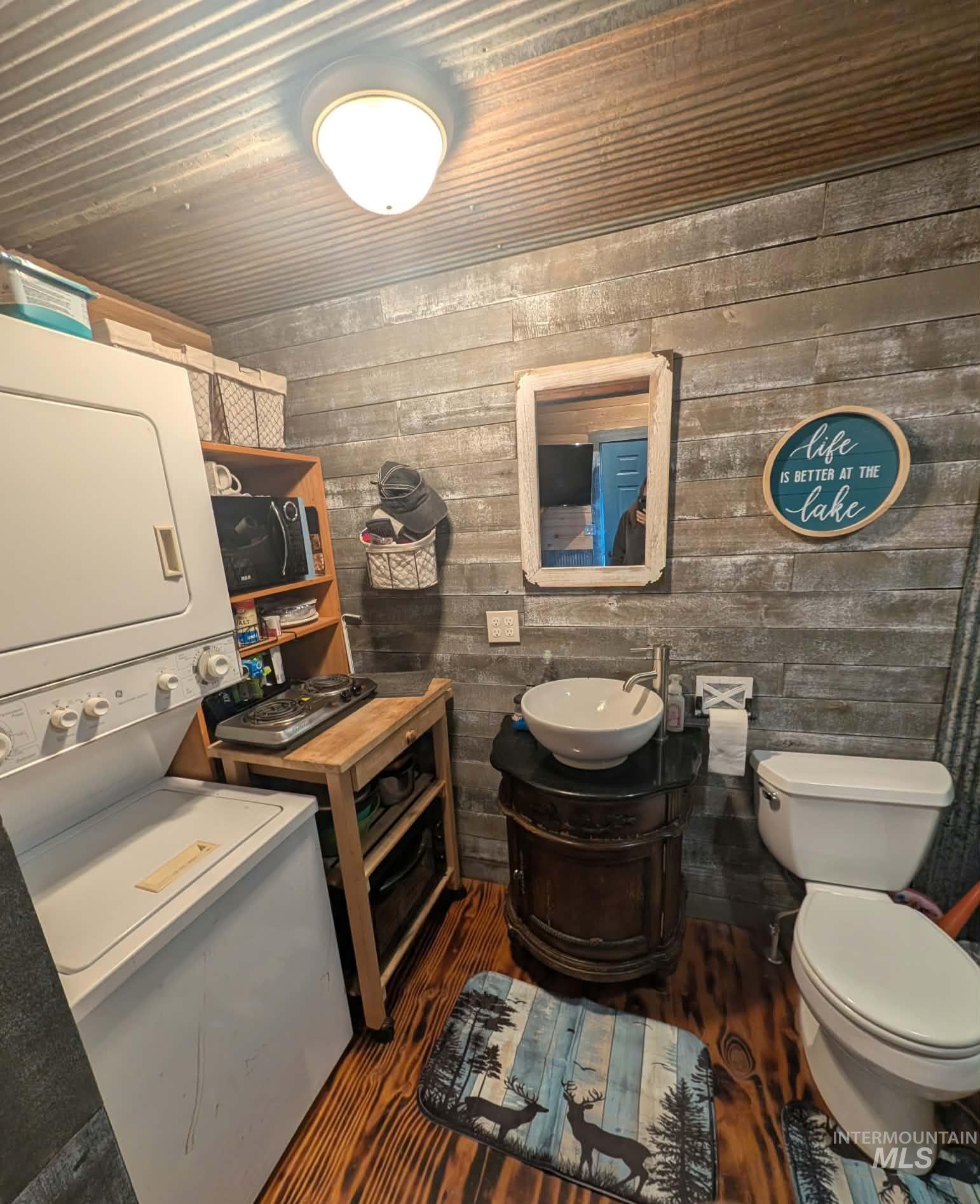 8893 E Waxwing Way Property Photo 10