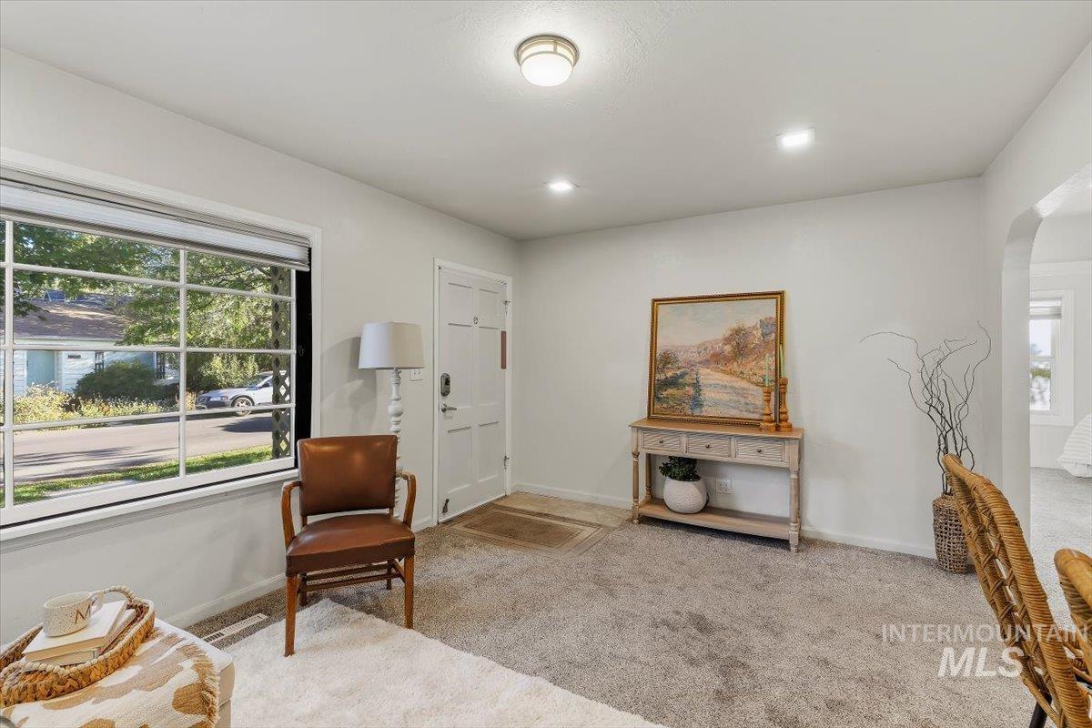 2209 W Frederic St Property Photo 6